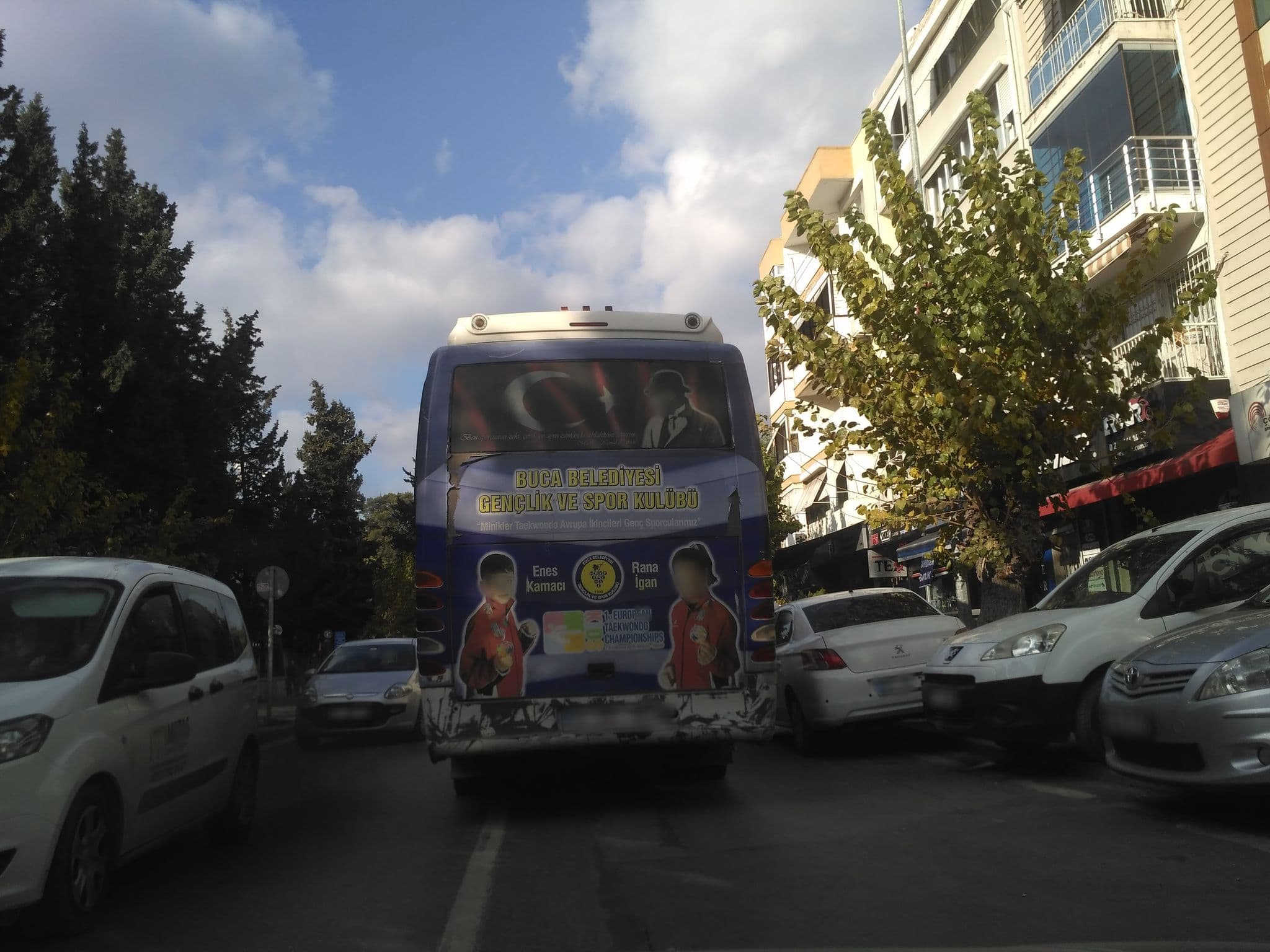 Street view near Hotel Paris Prestige, İzmir — © uzungo (CC BY-SA · Mapillary)