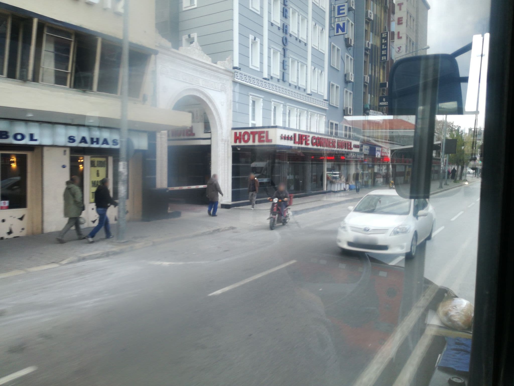 Street view near Mototren, İzmir — © thrsh (CC BY-SA · Mapillary)