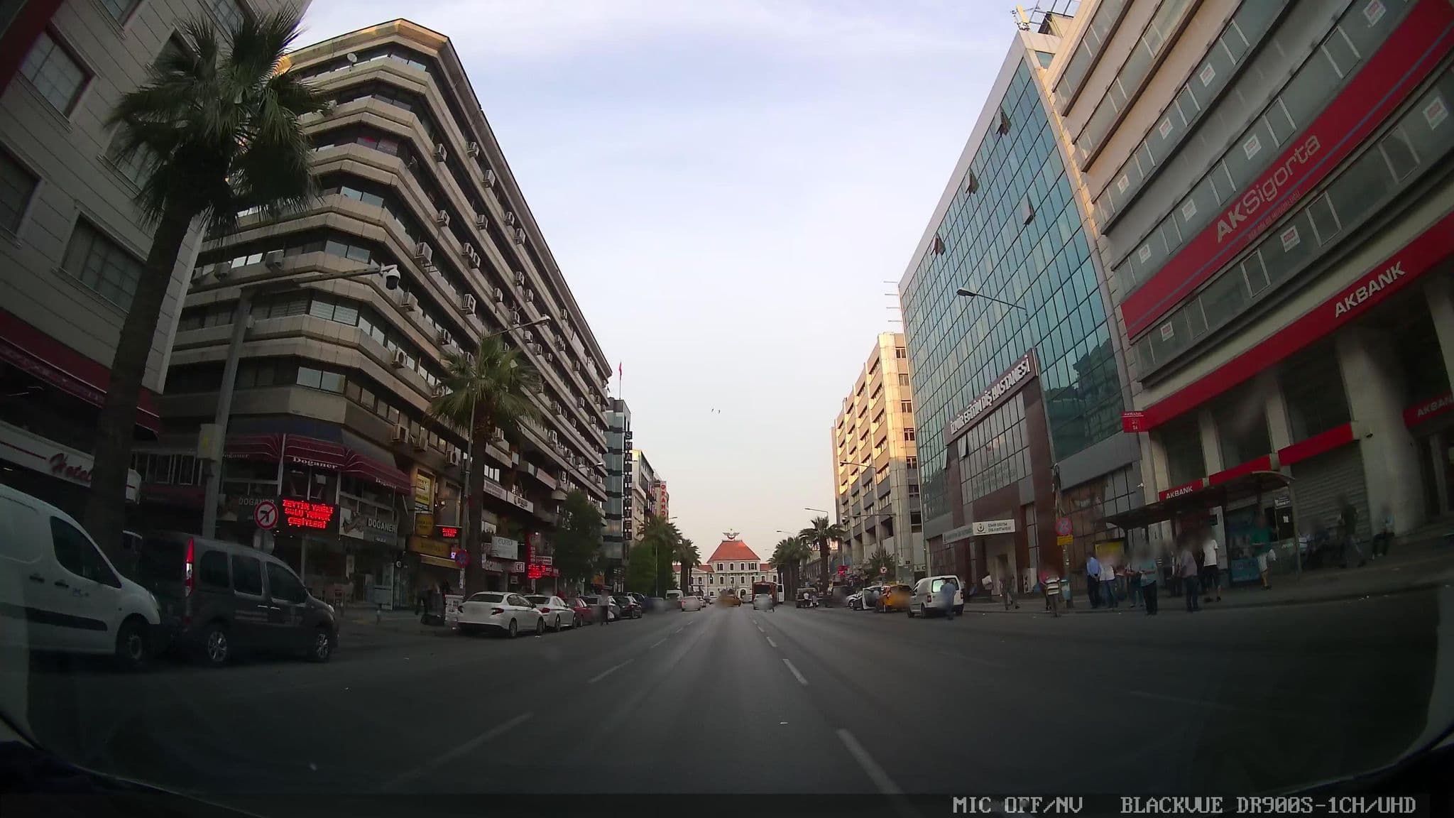 Street view near Koseoglu Otel, İzmir — © asturksever (CC BY-SA · Mapillary)
