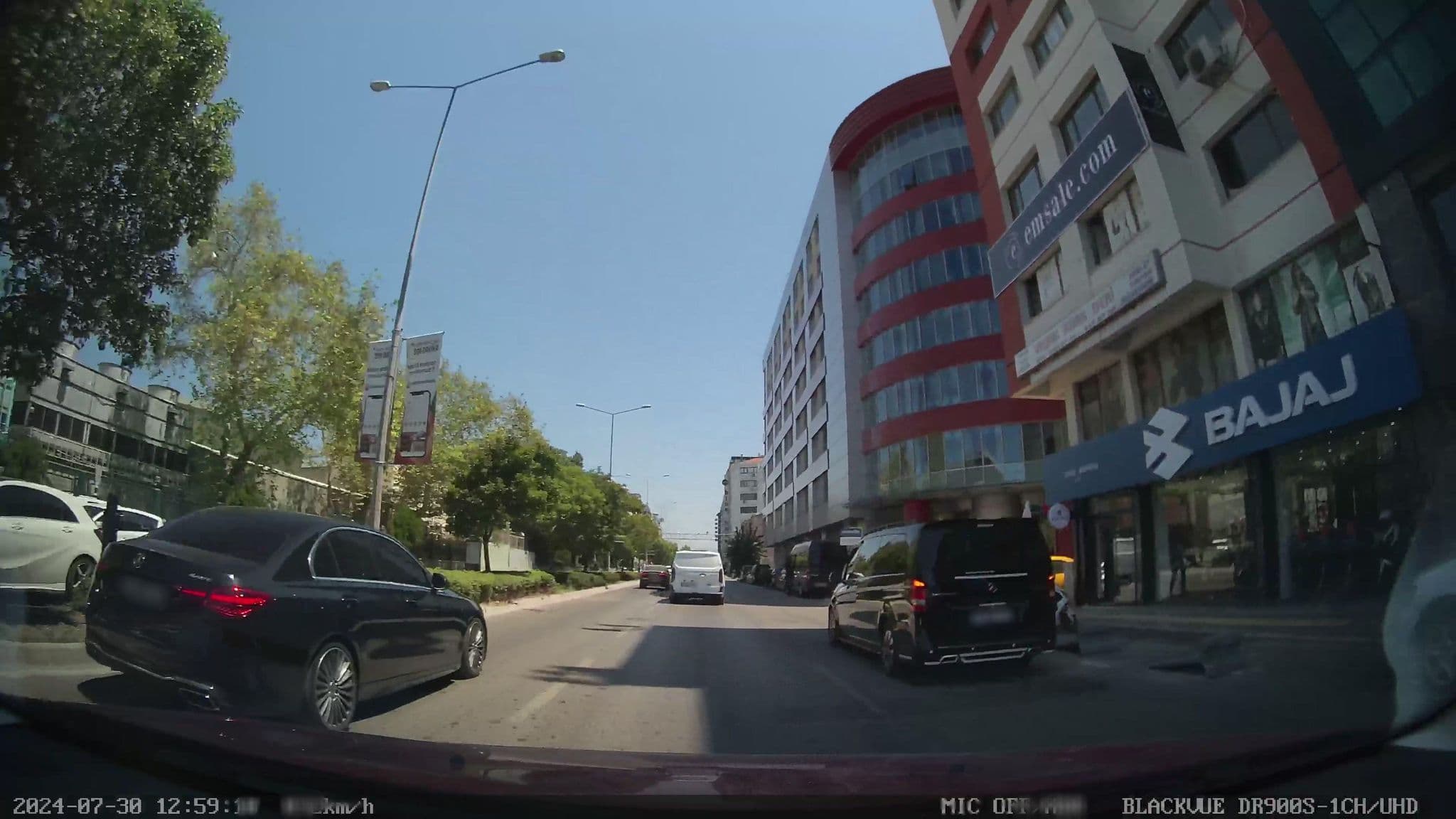 Street view near Fair Hotel, İzmir — © unen (CC BY-SA · Mapillary)