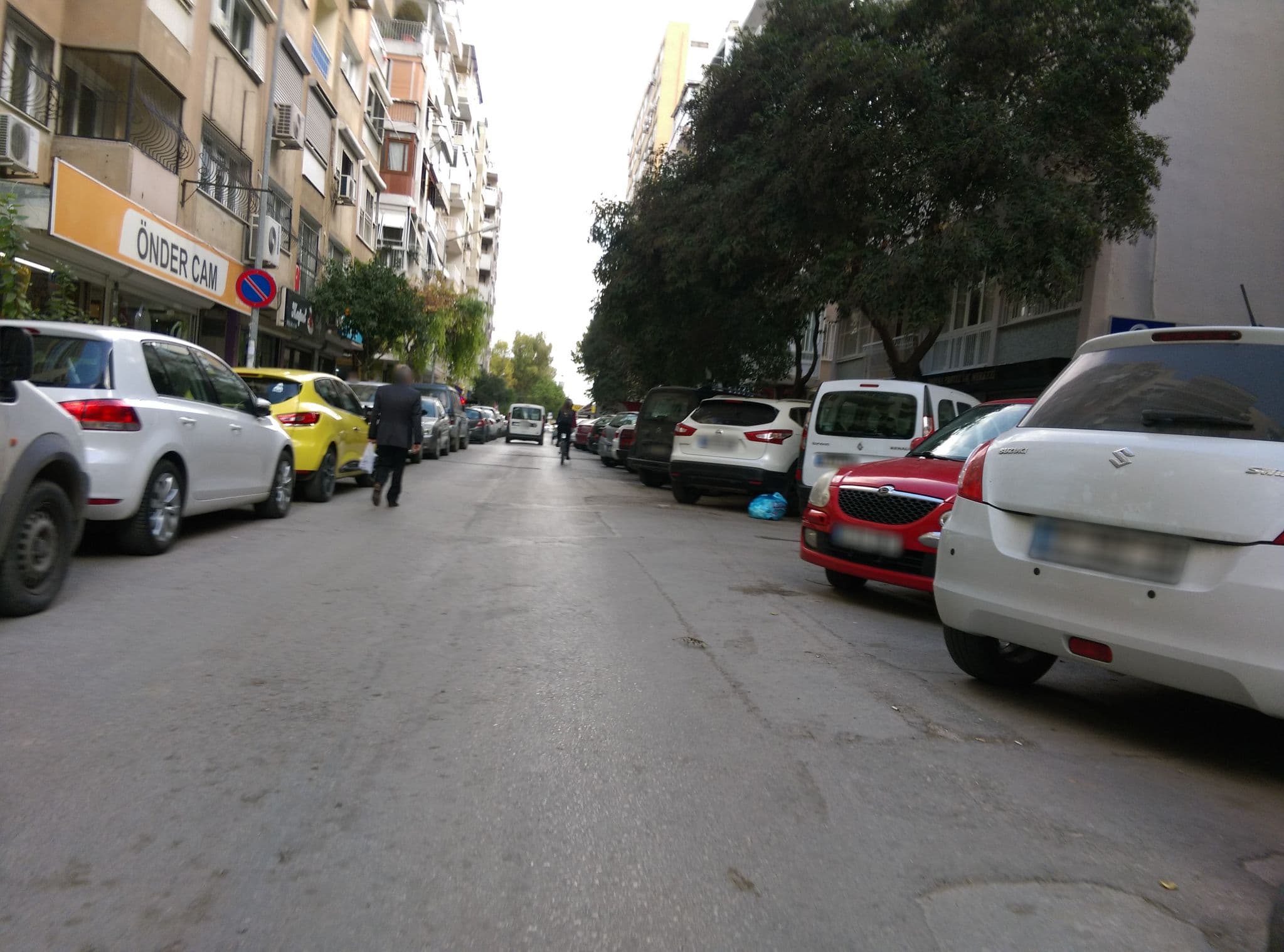Street view near Kudret Apartmanı 29 Numara, İzmir — © bebs (CC BY-SA · Mapillary)