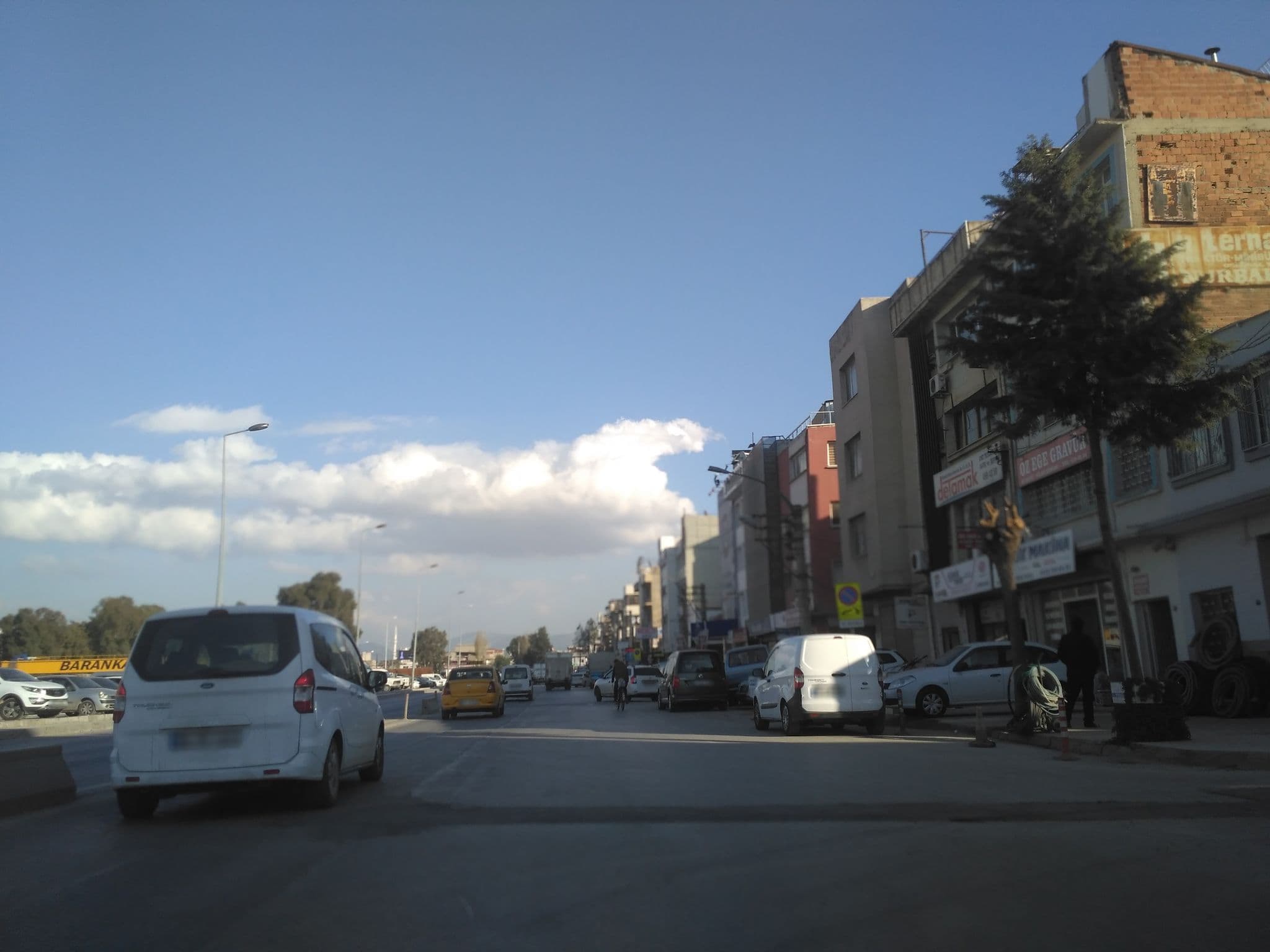 Street view near Maxima Paradise HOTEL, İzmir — © uzungo (CC BY-SA · Mapillary)
