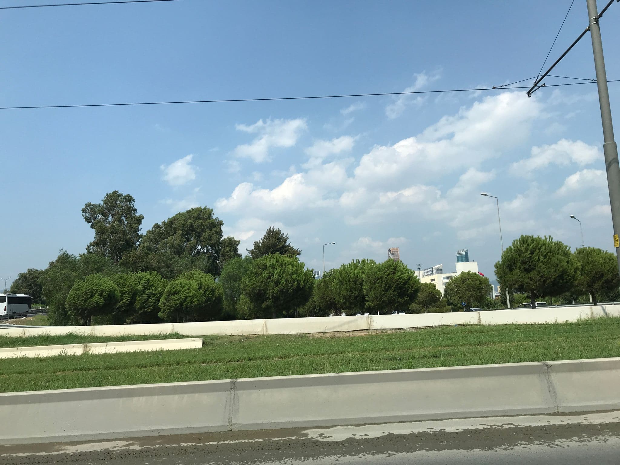 Street view near otell mmmm, İzmir — © hderinoz (CC BY-SA · Mapillary)