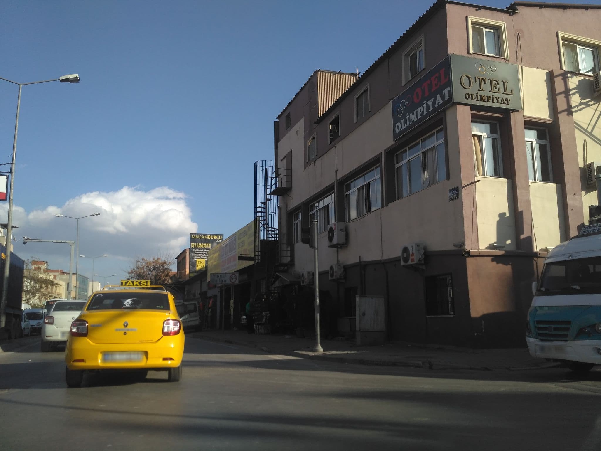 Street view near Olimpiyat Otel, İzmir — © uzungo (CC BY-SA · Mapillary)