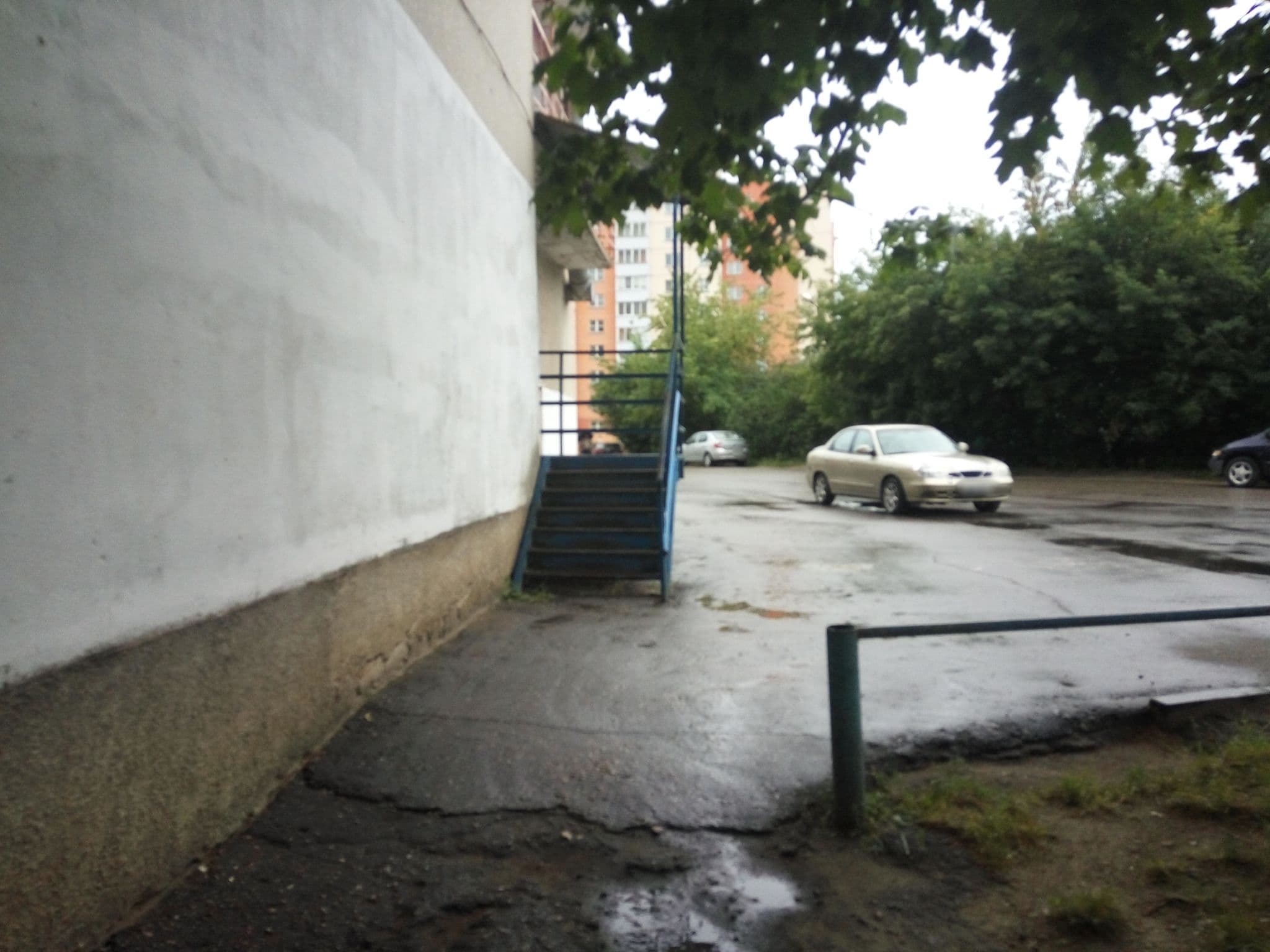 Street view near Інтэрнат № 5, Vitebsk — © helper007 (CC BY-SA · Mapillary)