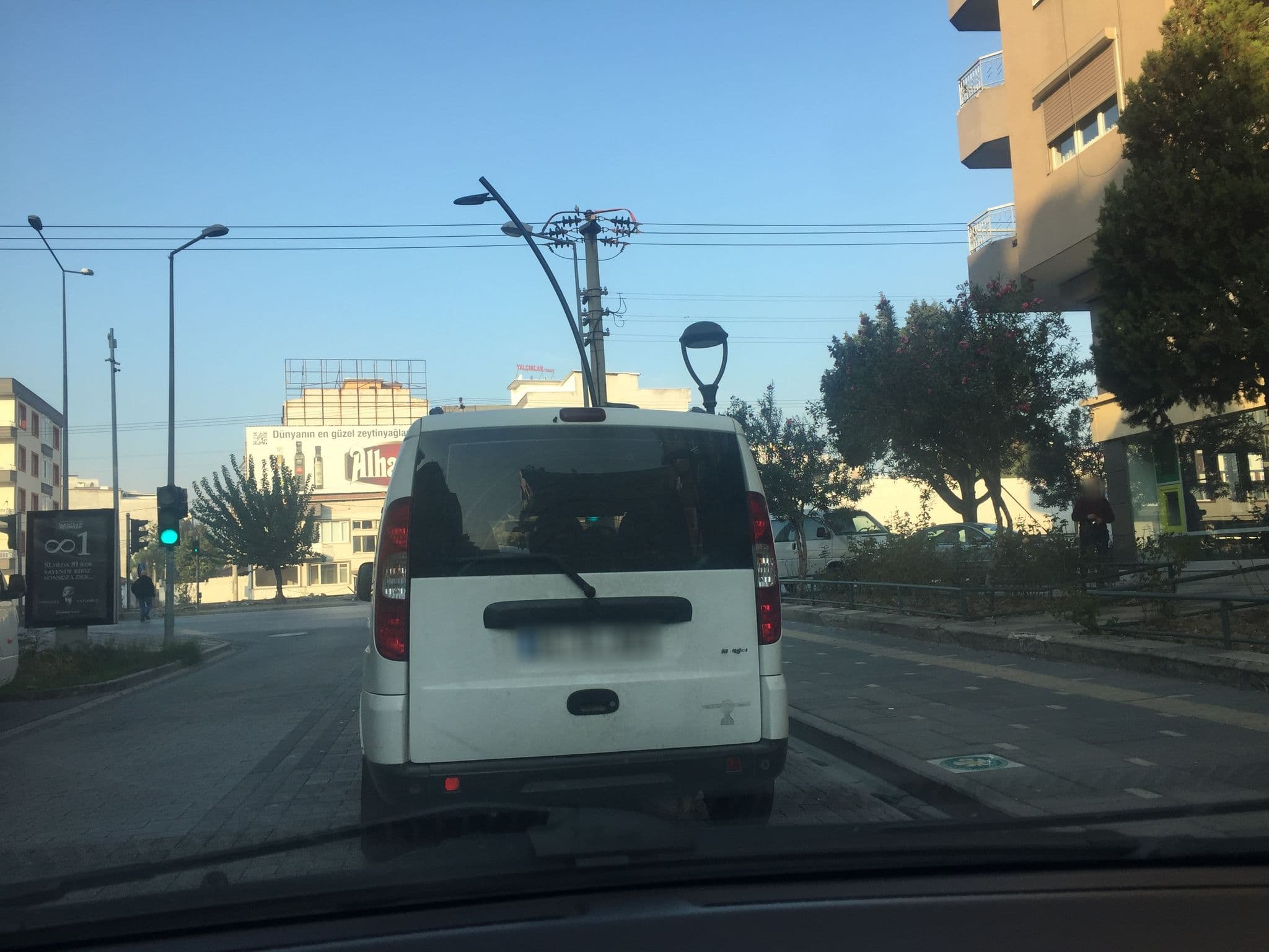 Street view near Selimoğlu Blok-C, Akhisar — © sessiznotalar (CC BY-SA · Mapillary)