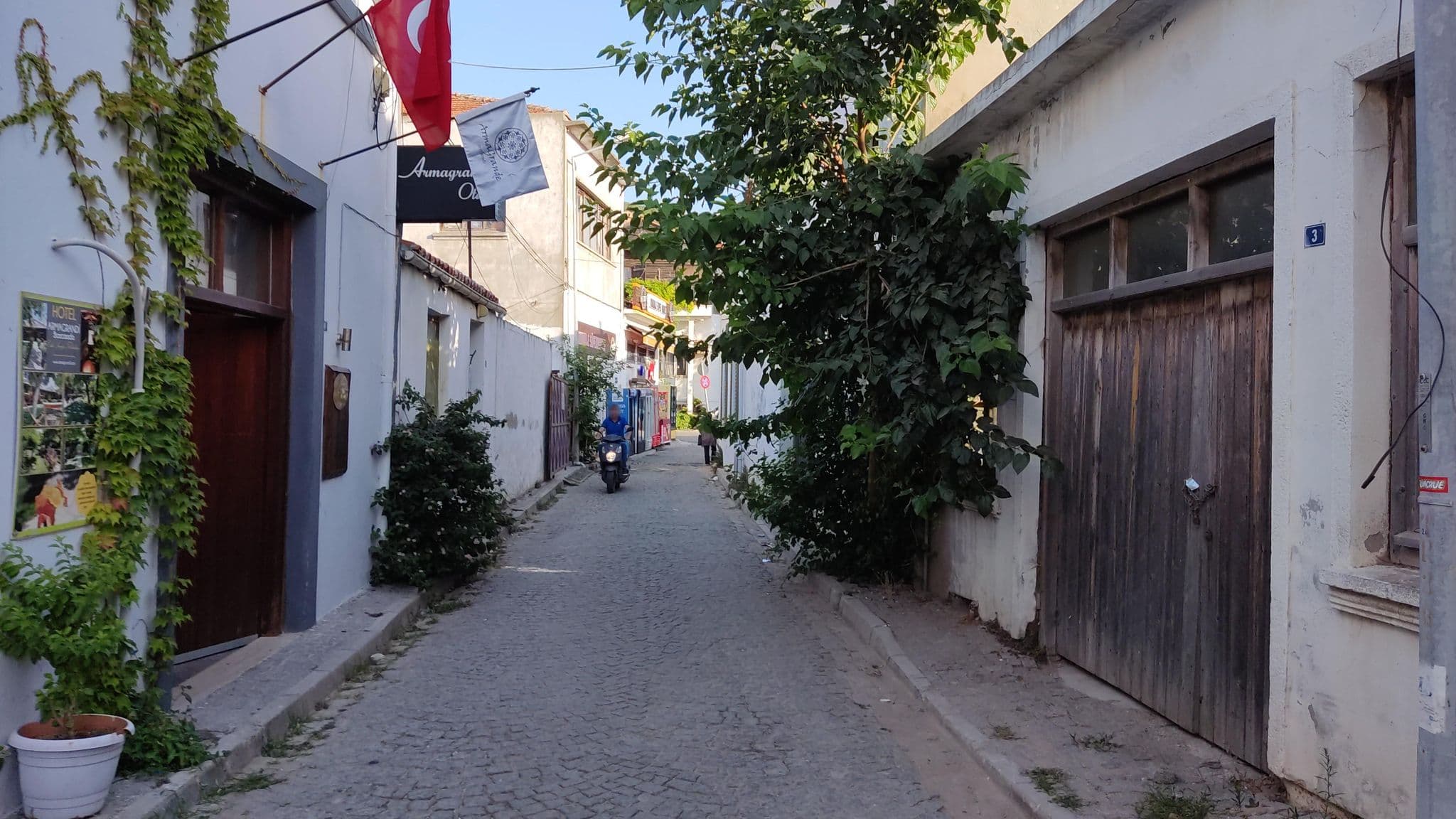 Street view near Armagrandi Otel, Bozcaada — © orkut (CC BY-SA · Mapillary)