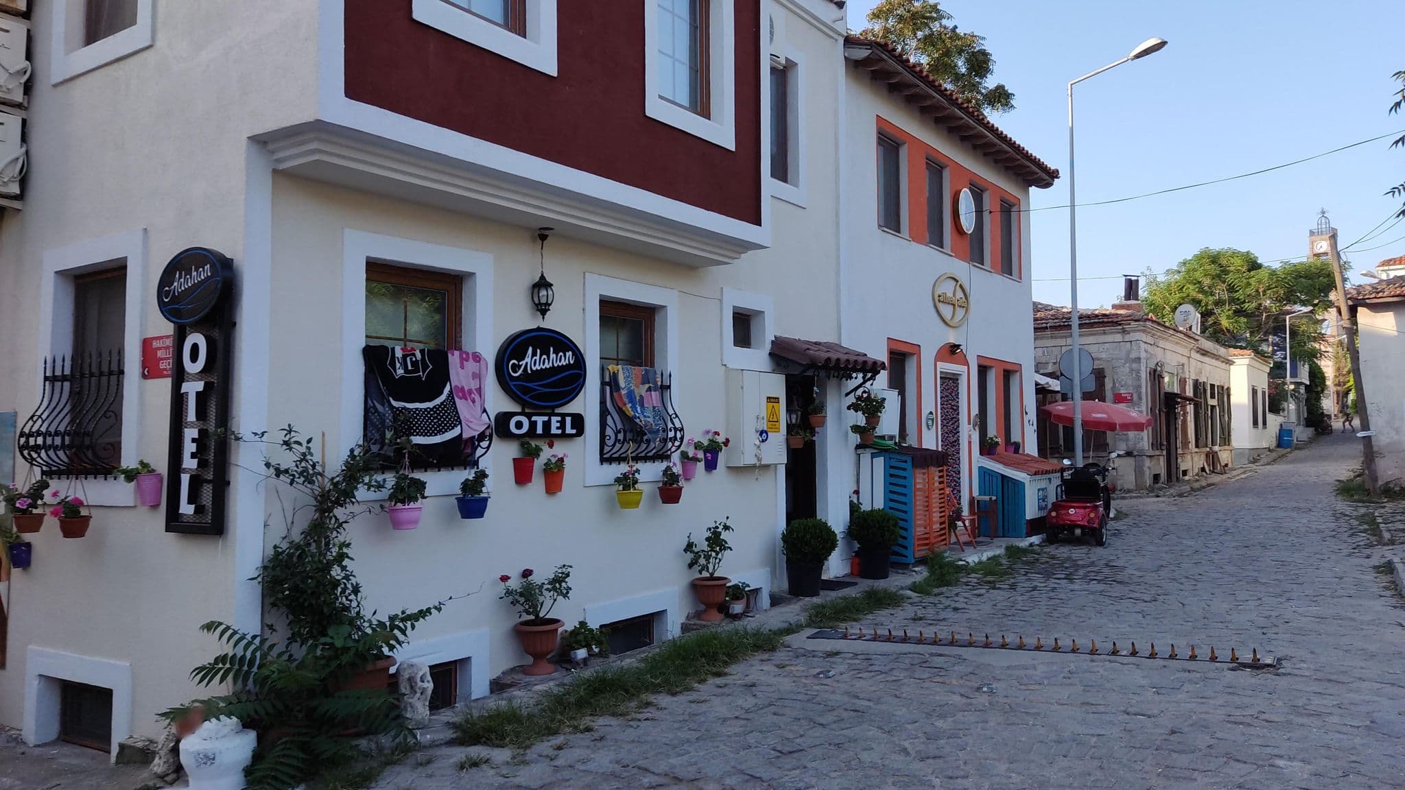 Street view near Ayapetro Taşev, Bozcaada — © orkut (CC BY-SA · Mapillary)