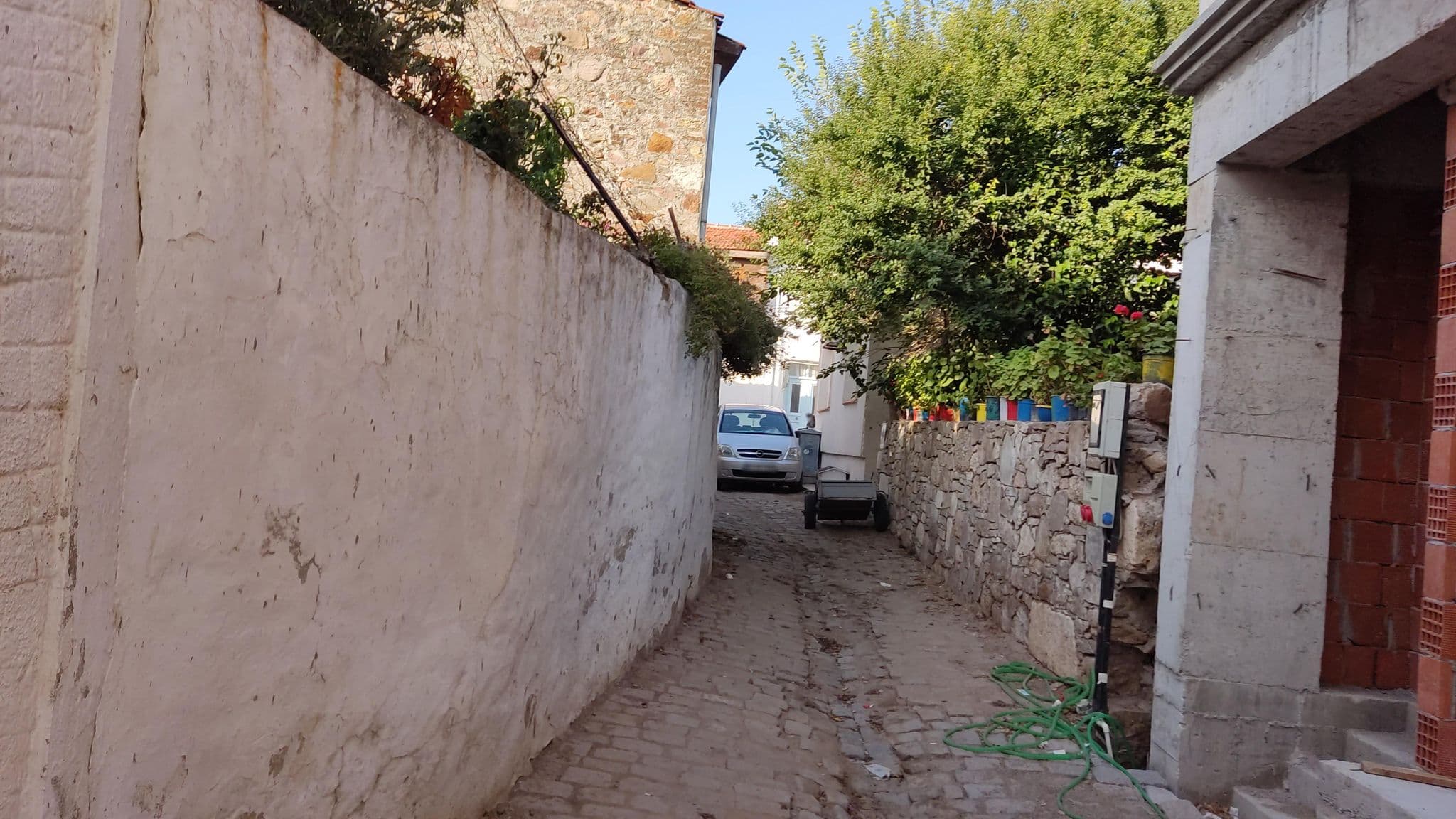 Street view near Gelincik Otel, Bozcaada — © orkut (CC BY-SA · Mapillary)