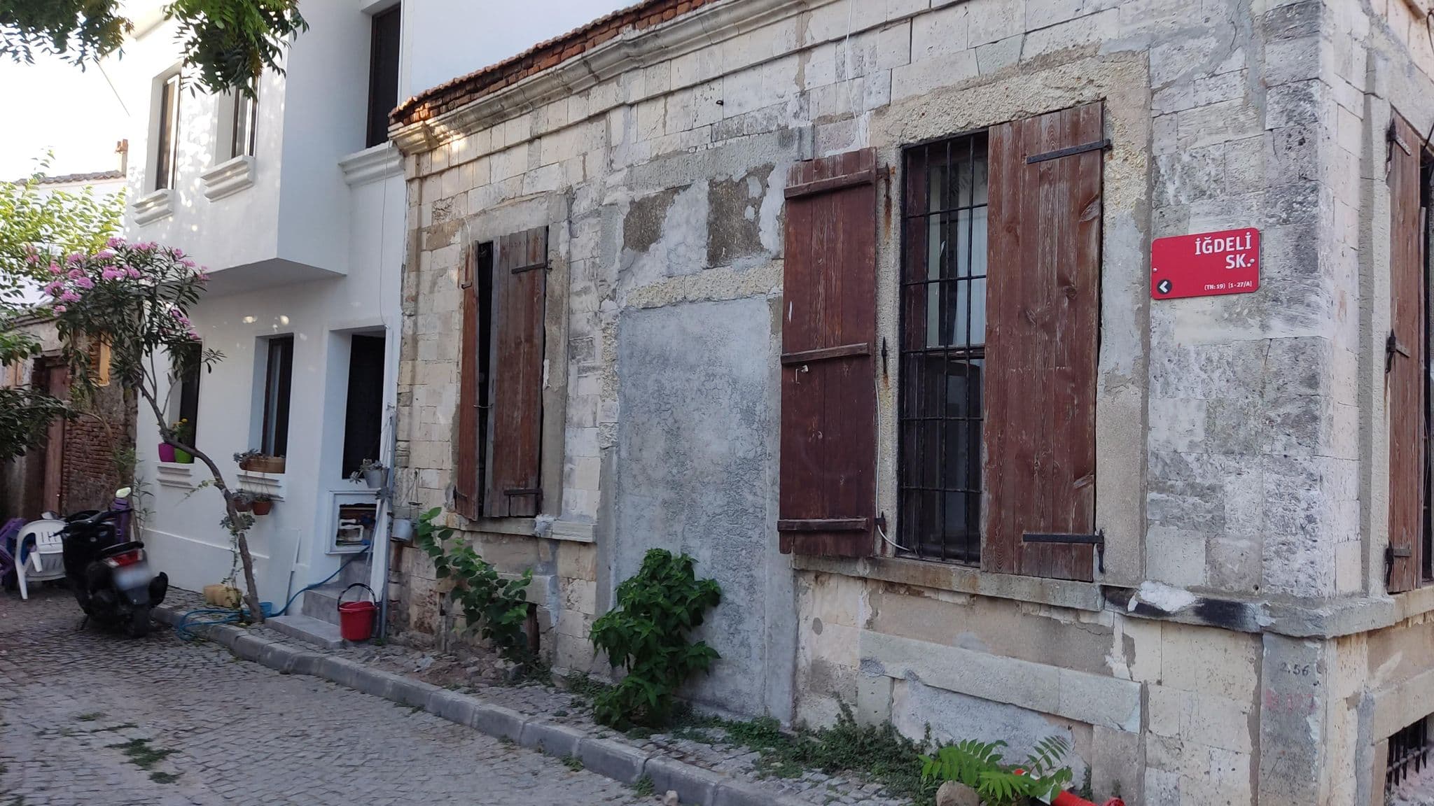 Street view near Corallia Ada Hotel Bozcaada, Bozcaada — © orkut (CC BY-SA · Mapillary)
