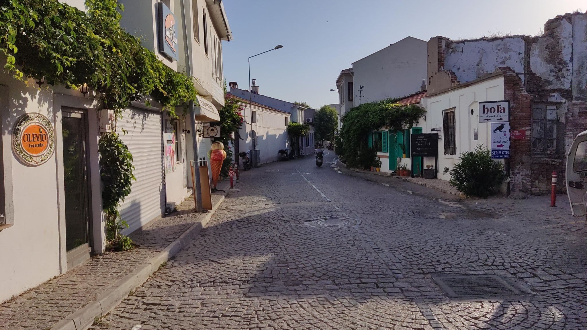 Street view near Hora Konukevi, Bozcaada — © orkut (CC BY-SA · Mapillary)