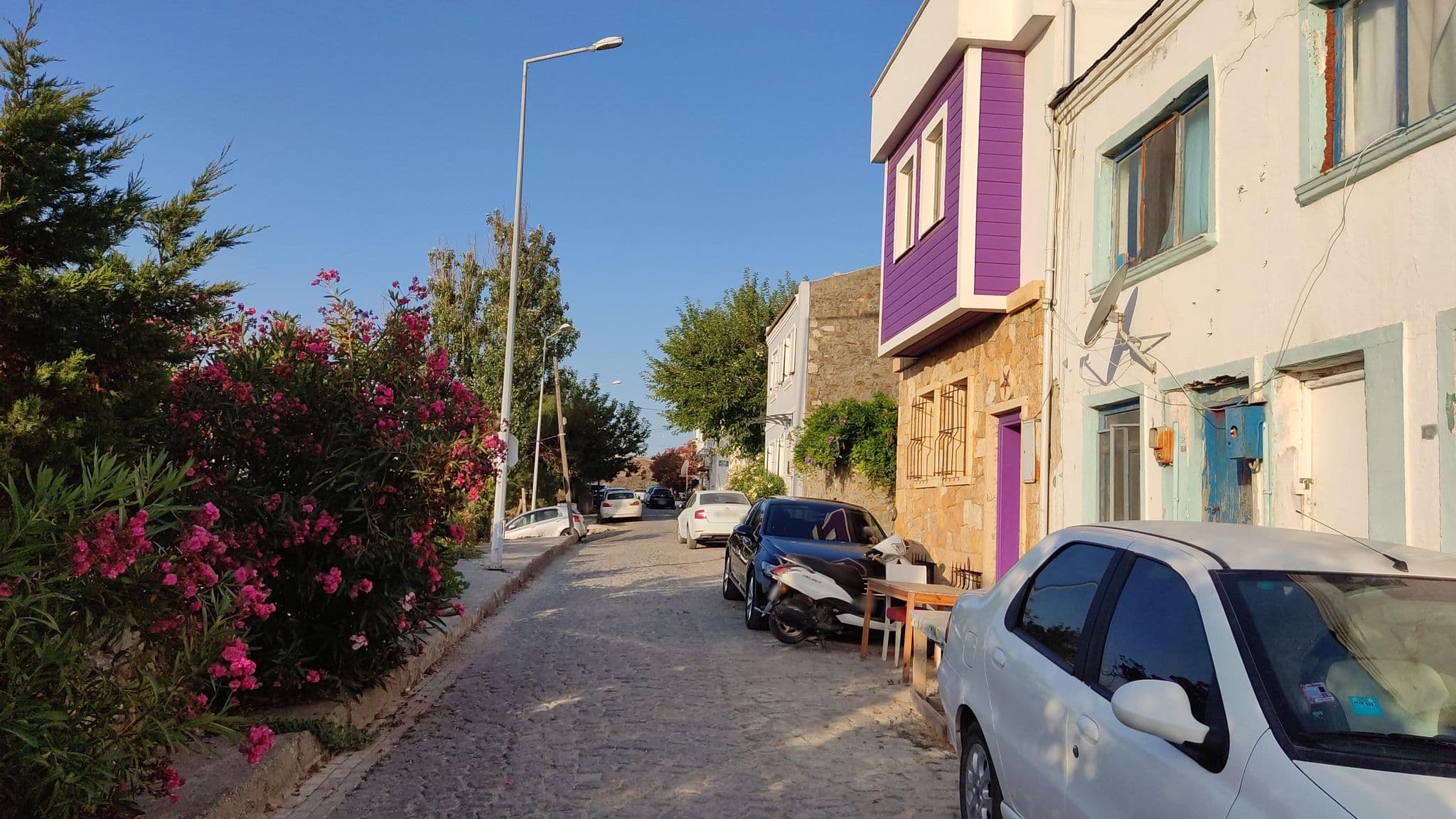 Street view near Sıdıka Ablanın Yeri, Bozcaada — © orkut (CC BY-SA · Mapillary)