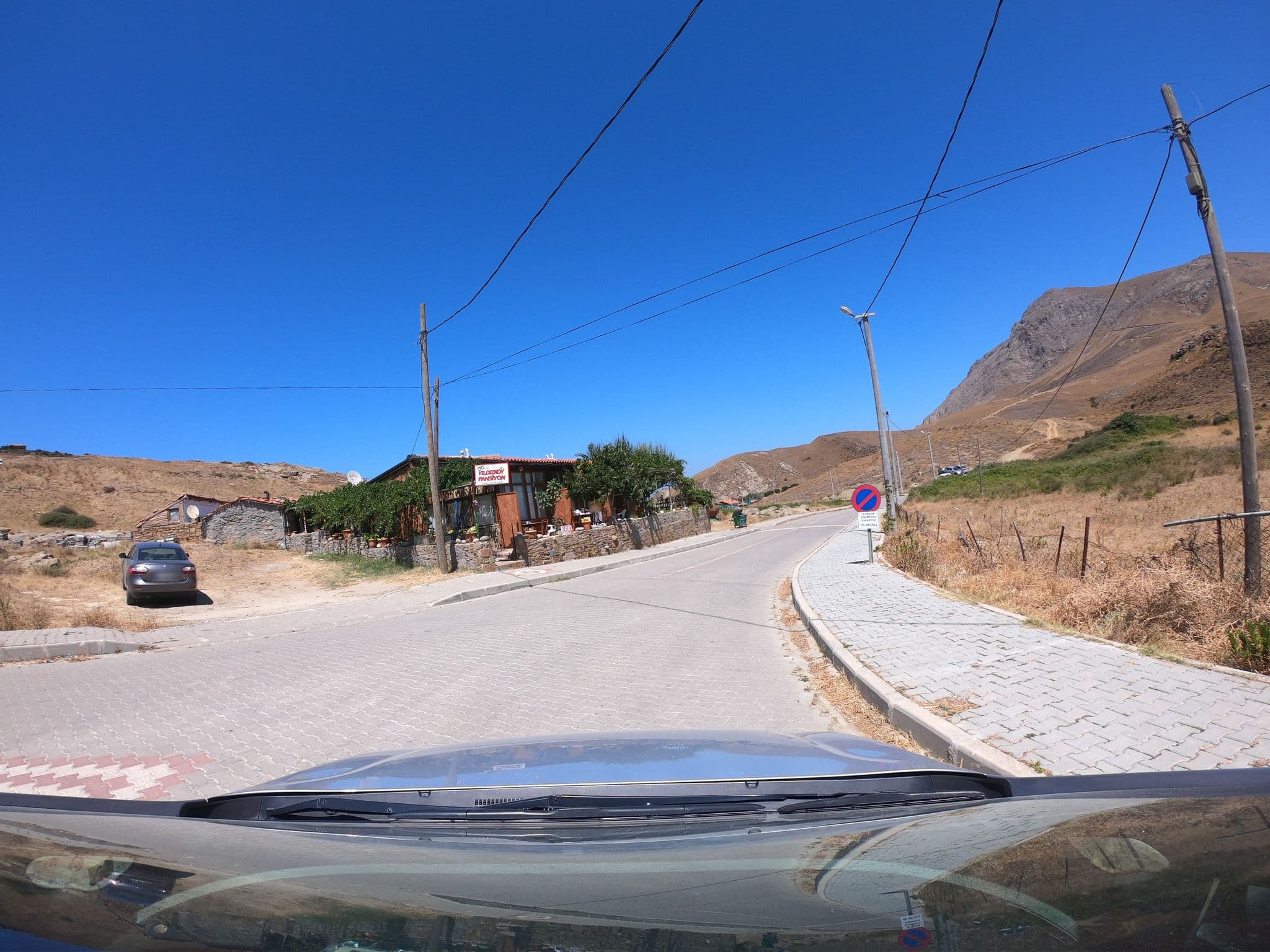 Street view near Minas Morgul, Gökçeada — © asturksever (CC BY-SA · Mapillary)