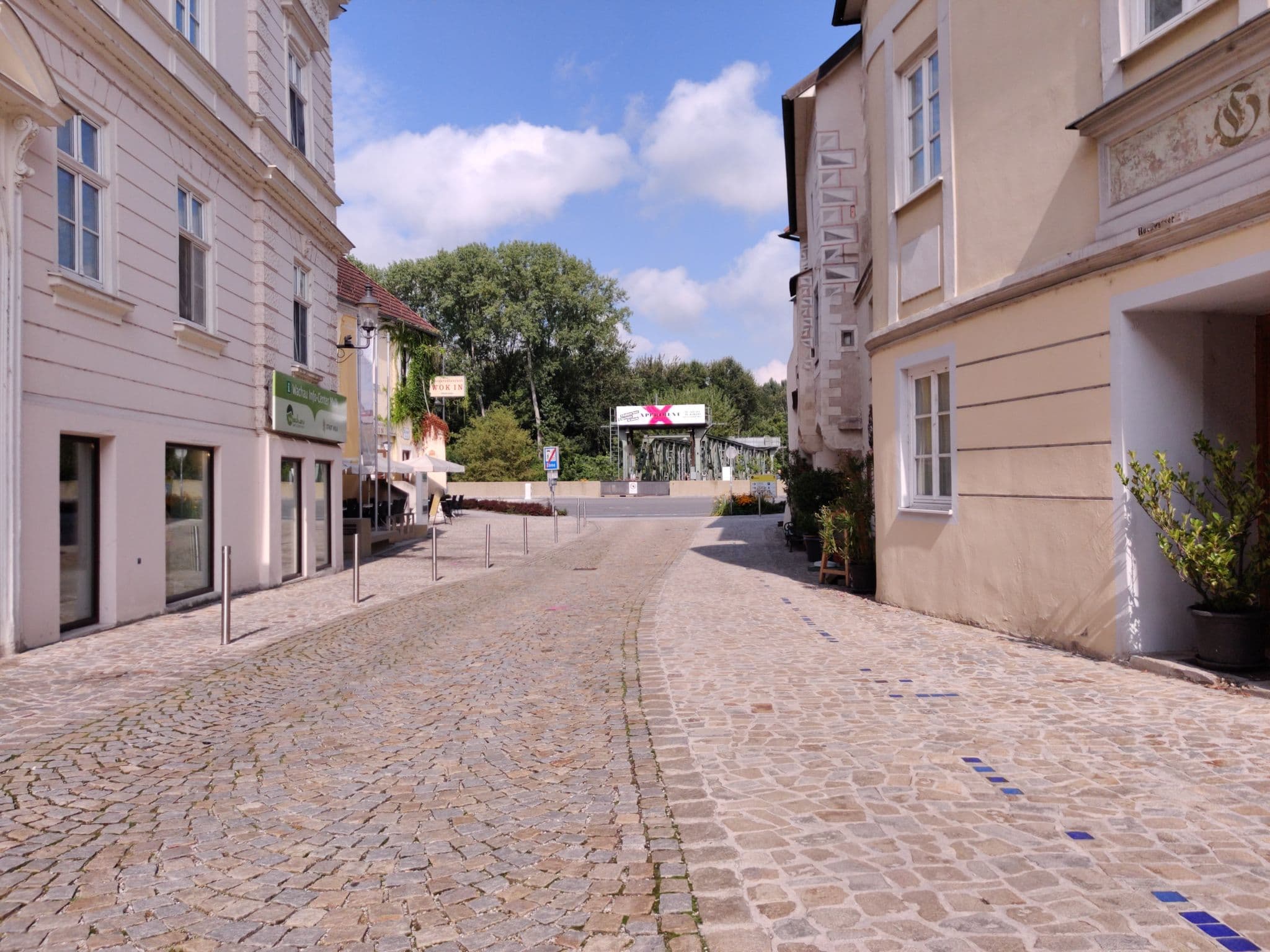 Street view near Haus zum Nibelungenlied, Melk — © aceini (CC BY-SA · Mapillary)