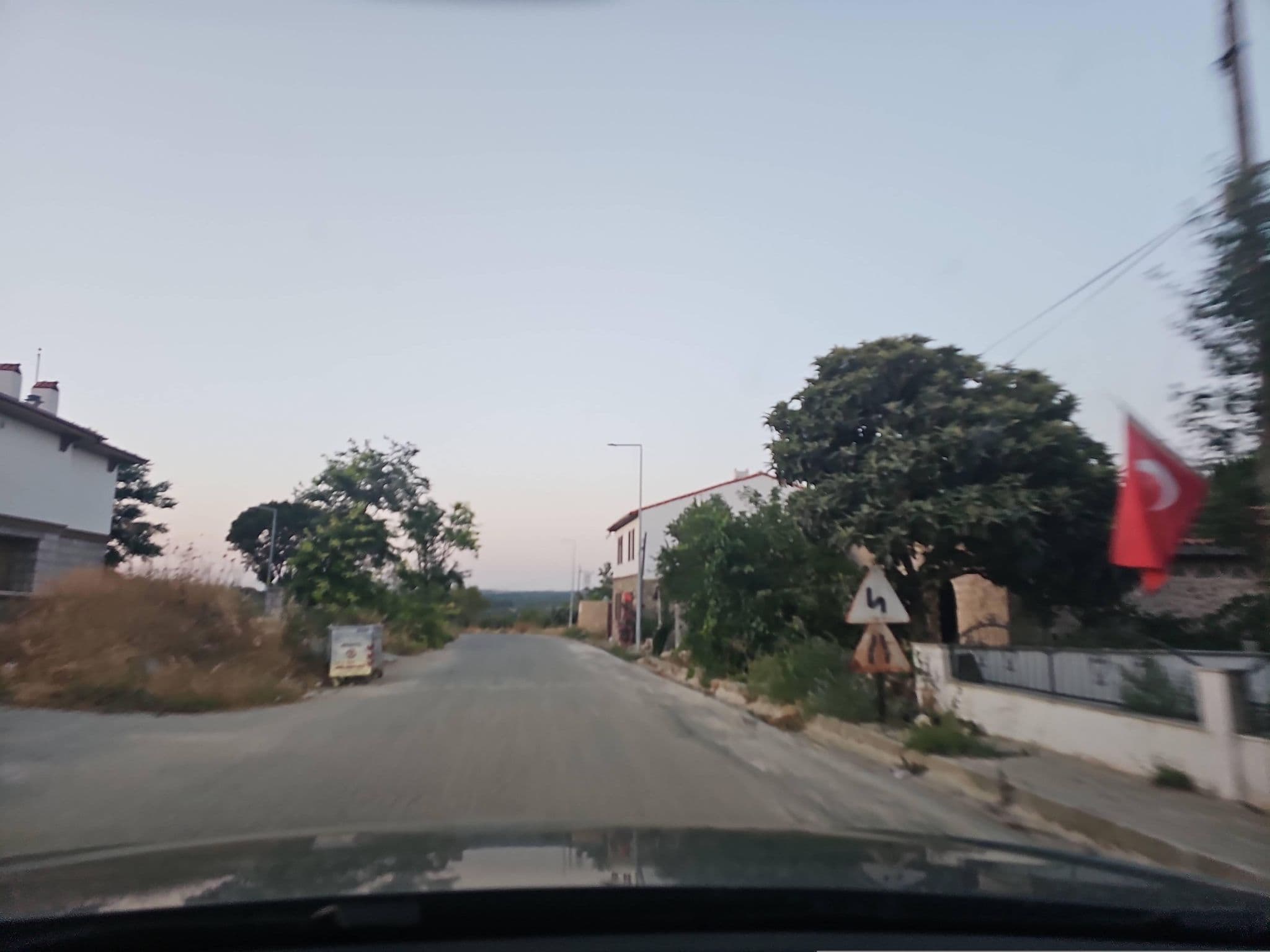 Street view near Begonwilla Pansiyon Cafe&Restaurant, Kumkale — © observer17 (CC BY-SA · Mapillary)