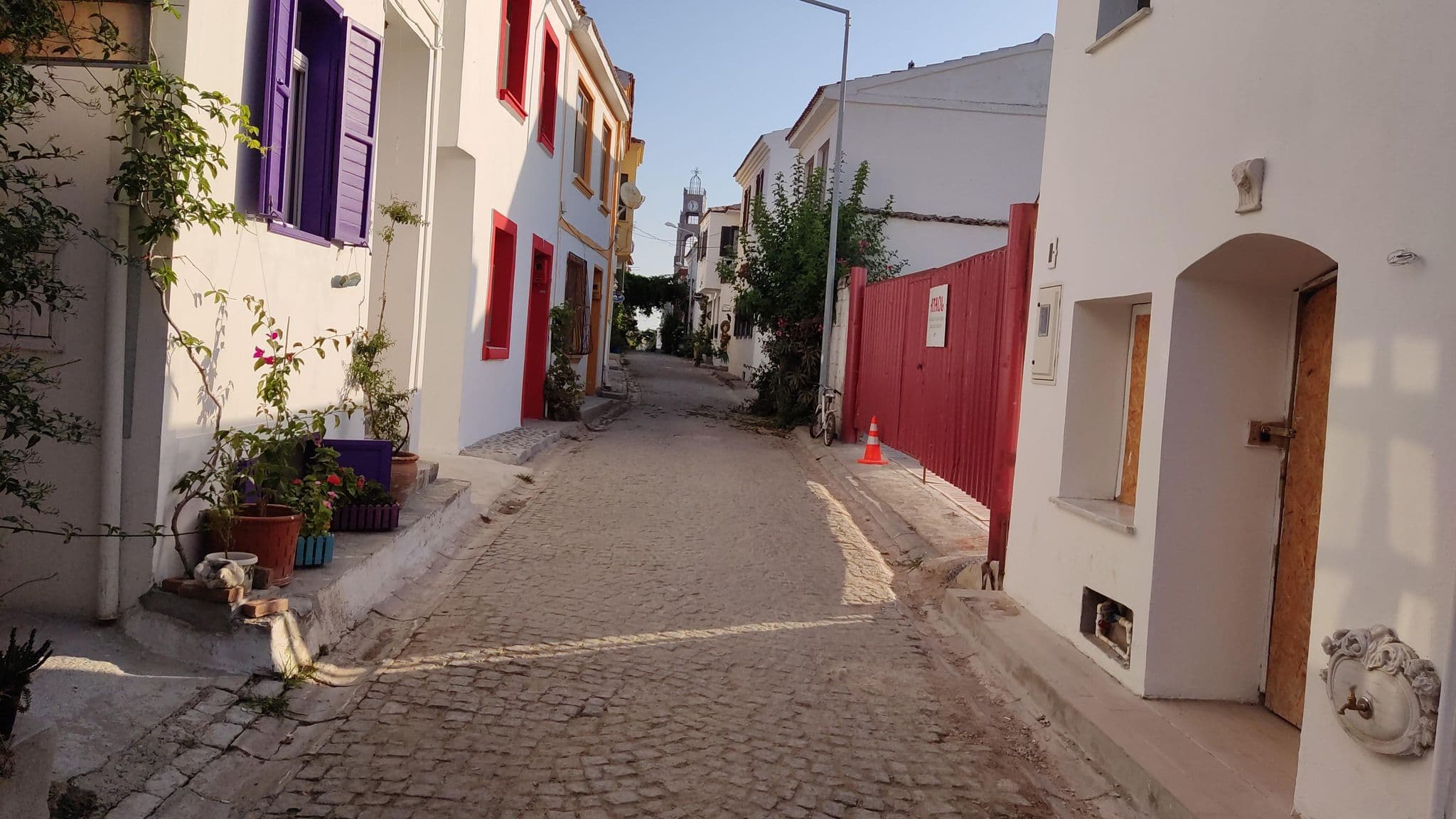 Street view near Müzeyyen Butik Otel, Bozcaada — © orkut (CC BY-SA · Mapillary)