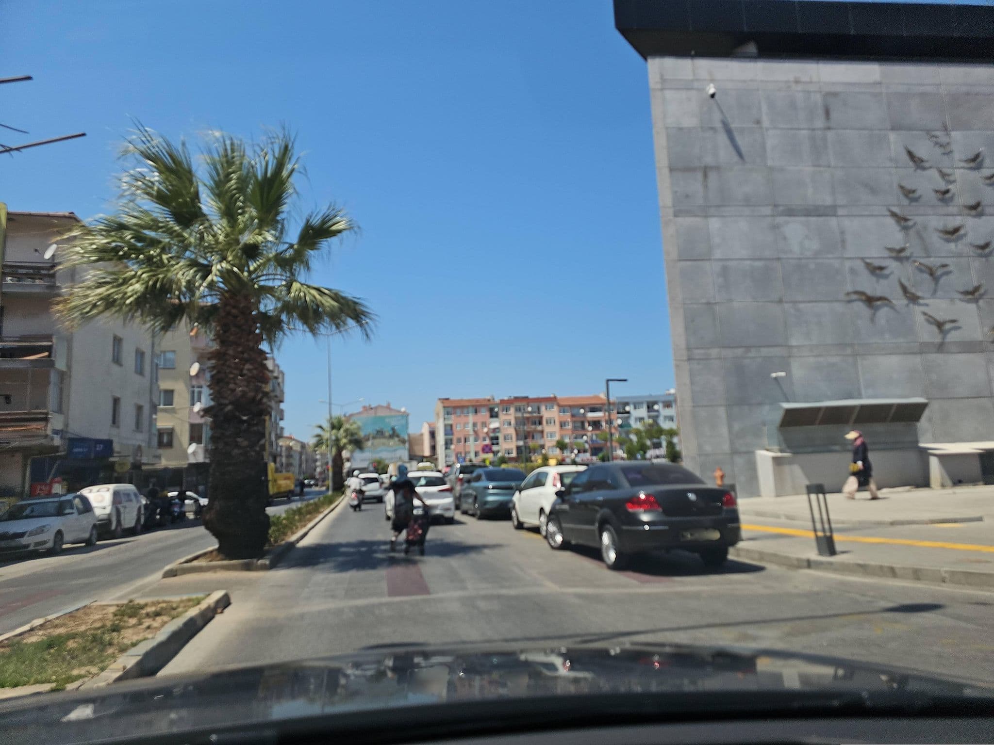Street view near Merkez Pansiyon, Çanakkale — © observer17 (CC BY-SA · Mapillary)