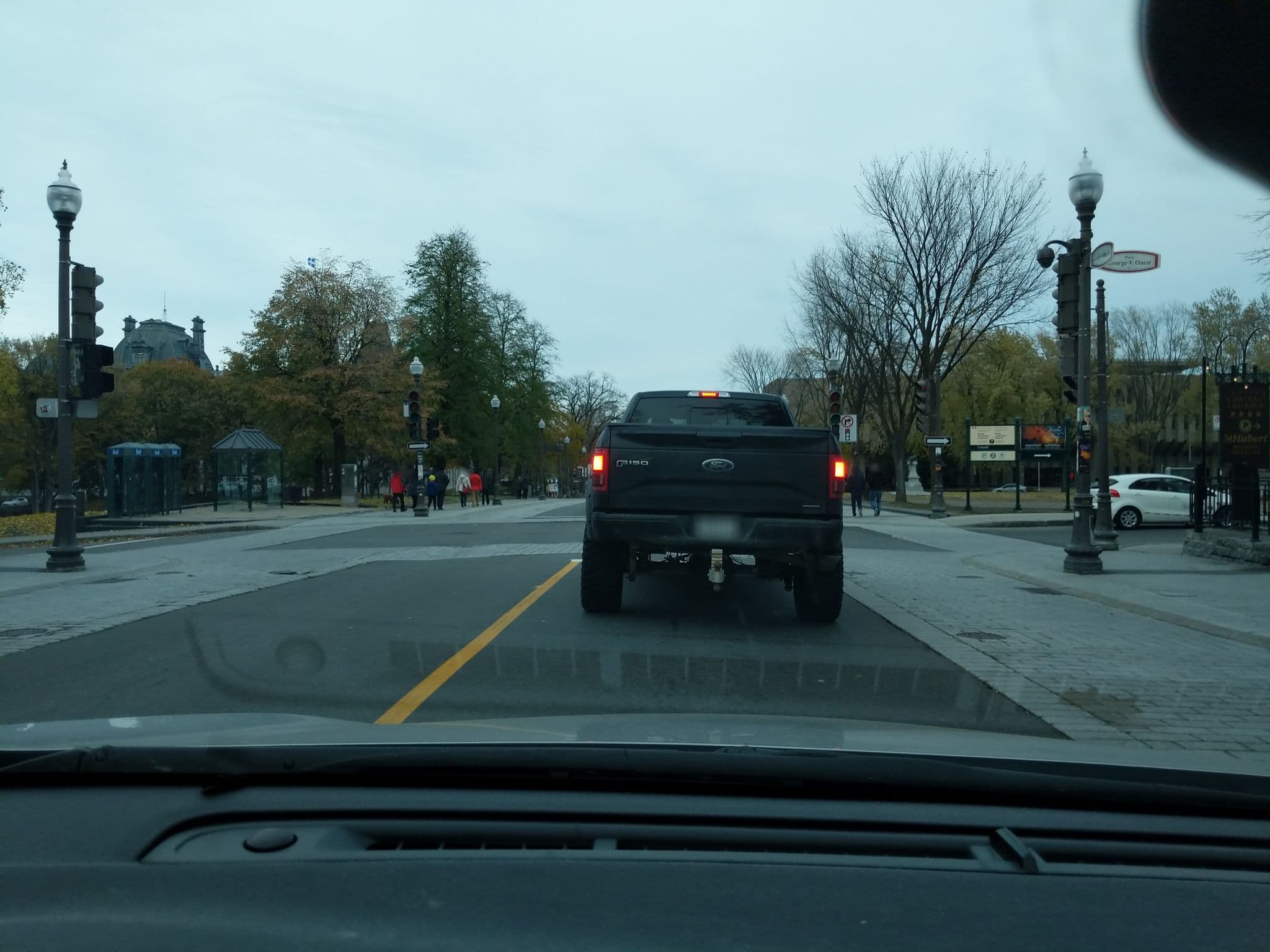 Street view near Hôtel Château Laurier Quebec, Québec — © daudrain (CC BY-SA · Mapillary)