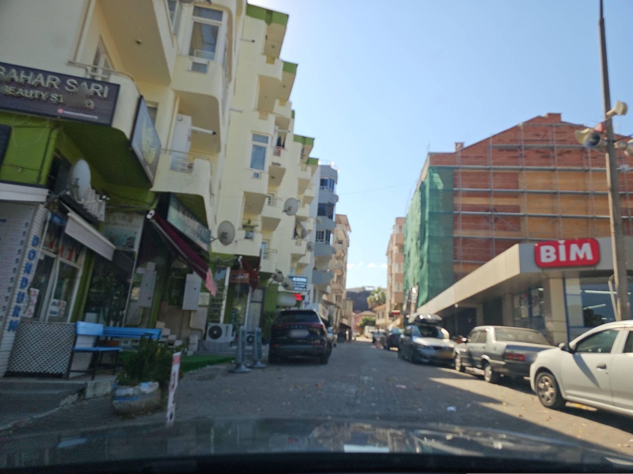 Street view near Kaptan Otel, Lapseki — © observer17 (CC BY-SA · Mapillary)