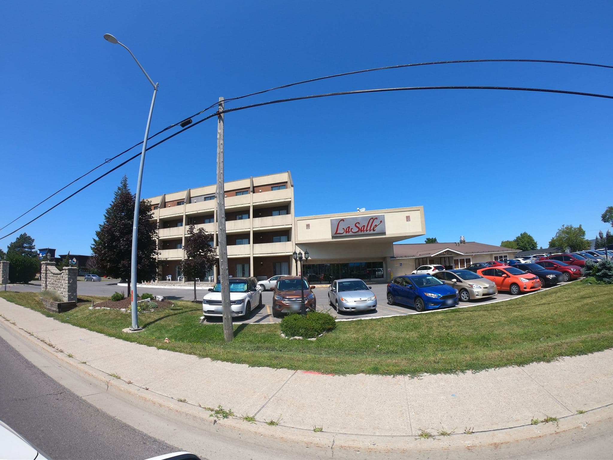 Street view near Travelodge, Kingston — © zzptichka (CC BY-SA · Mapillary)