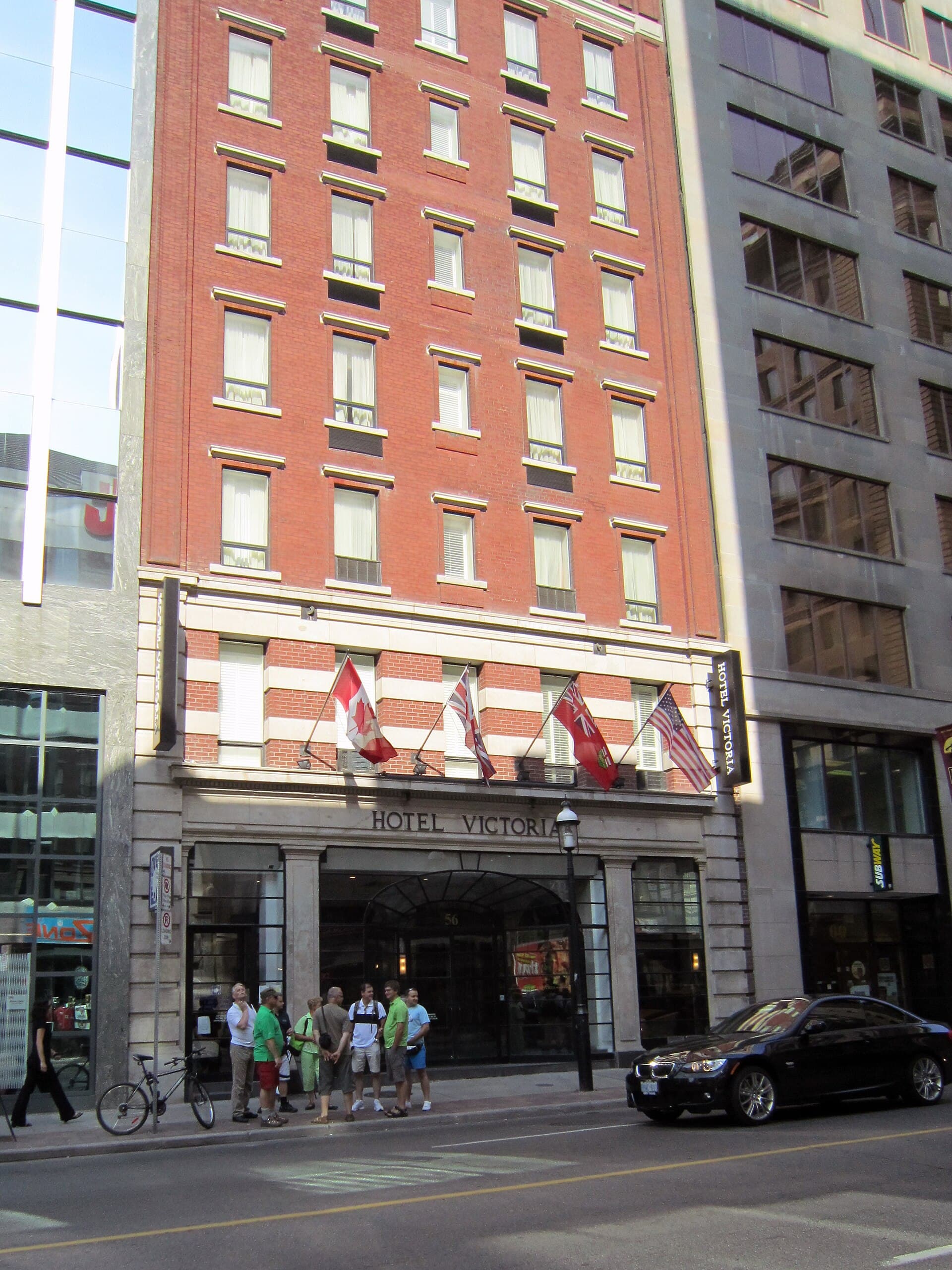Hotel Victoria (via Wikimedia Commons, CC BY 2.0)