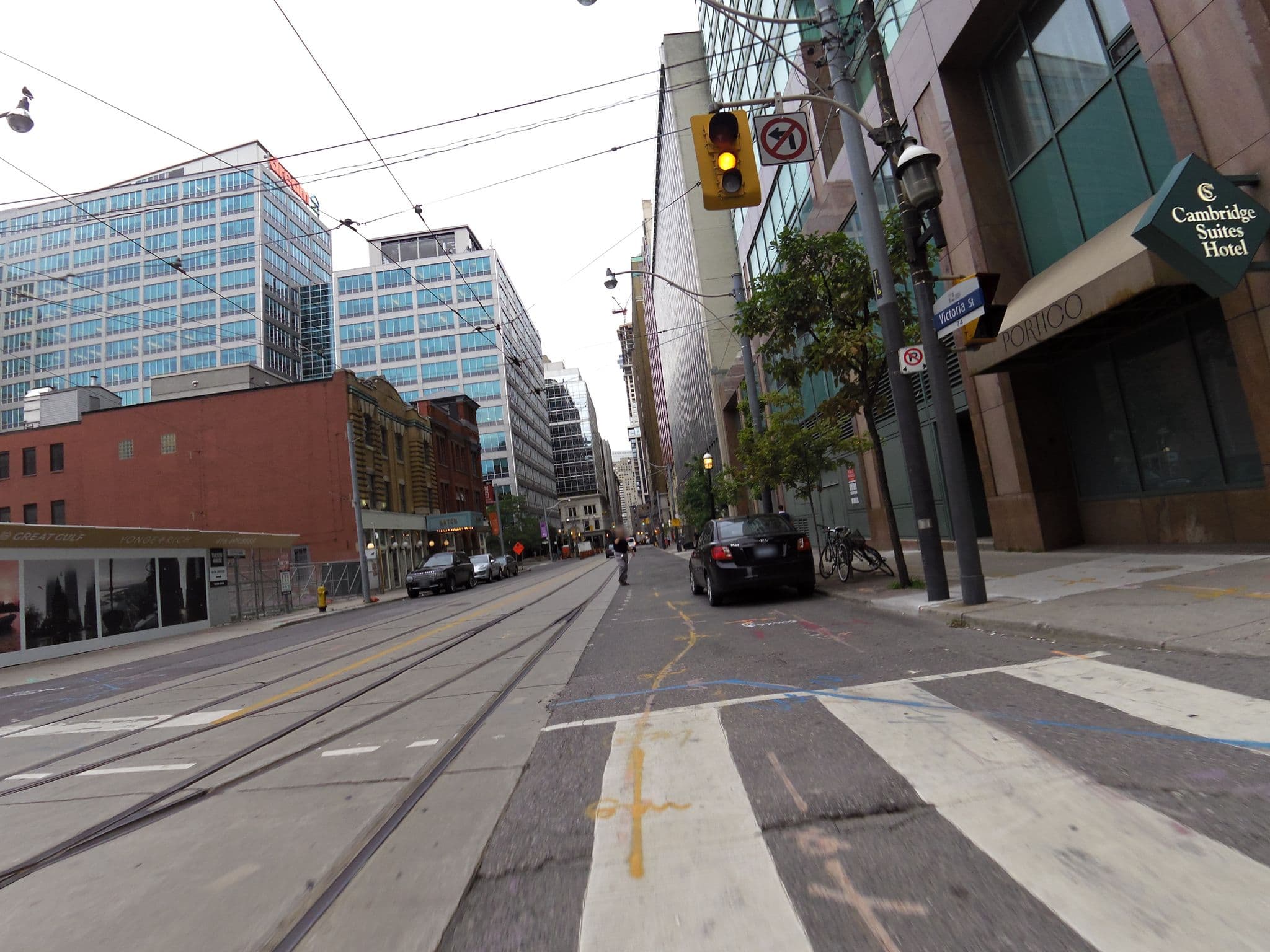 Street view near Cambridge Suites Hotel, Moss Park — © kevo (CC BY-SA · Mapillary)