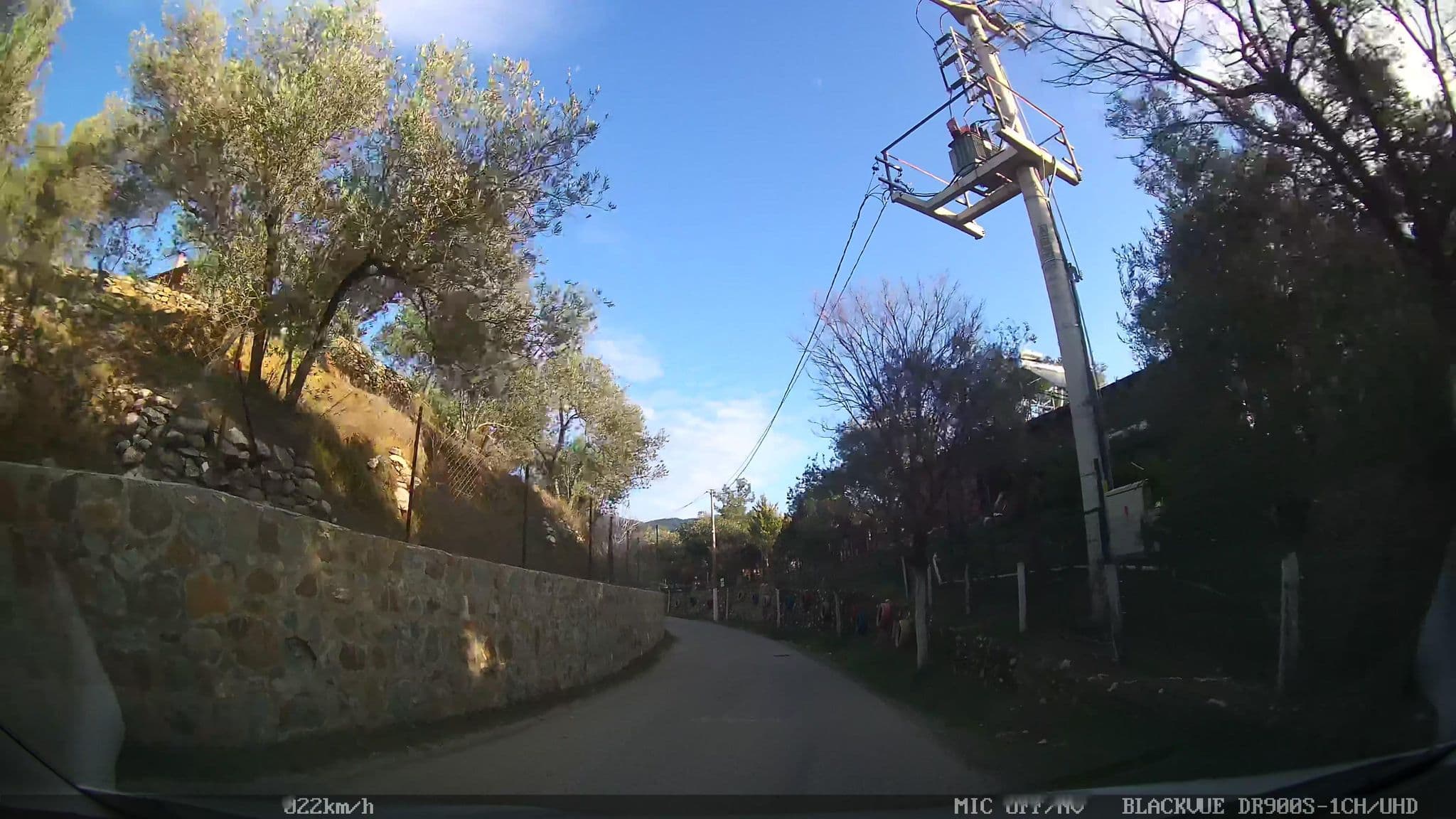 Street view near Jippe İda Dağ Evleri, Edremit — © asturksever (CC BY-SA · Mapillary)