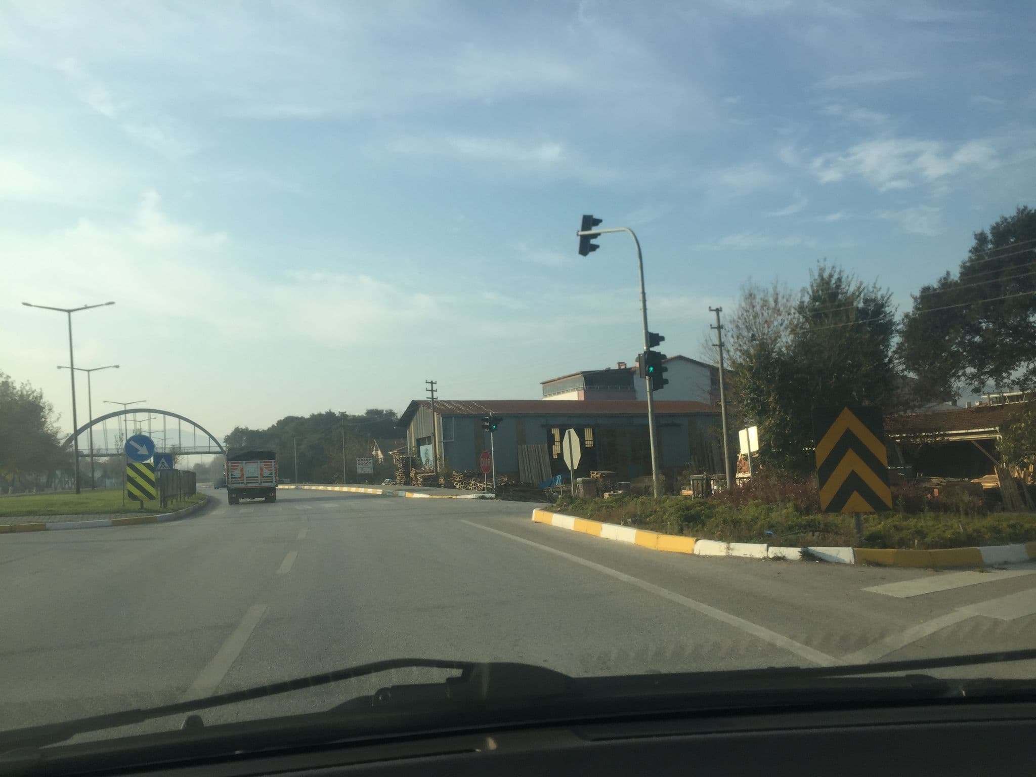 Street view near Ayvalık Yolu, Biga — © sessiznotalar (CC BY-SA · Mapillary)