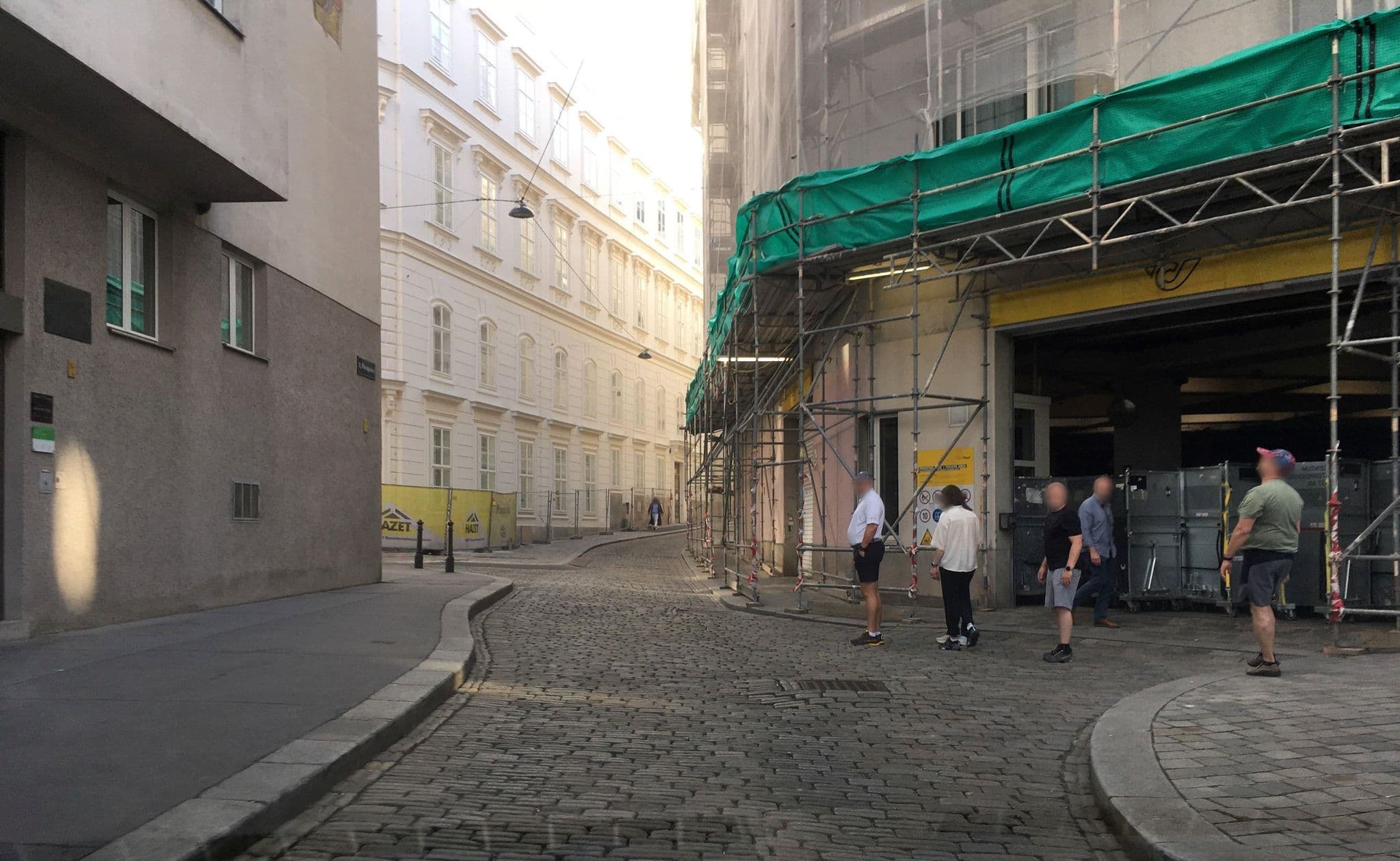 Street view near Pension Dr. Geissler, Vienna — © istefanos (CC BY-SA · Mapillary)
