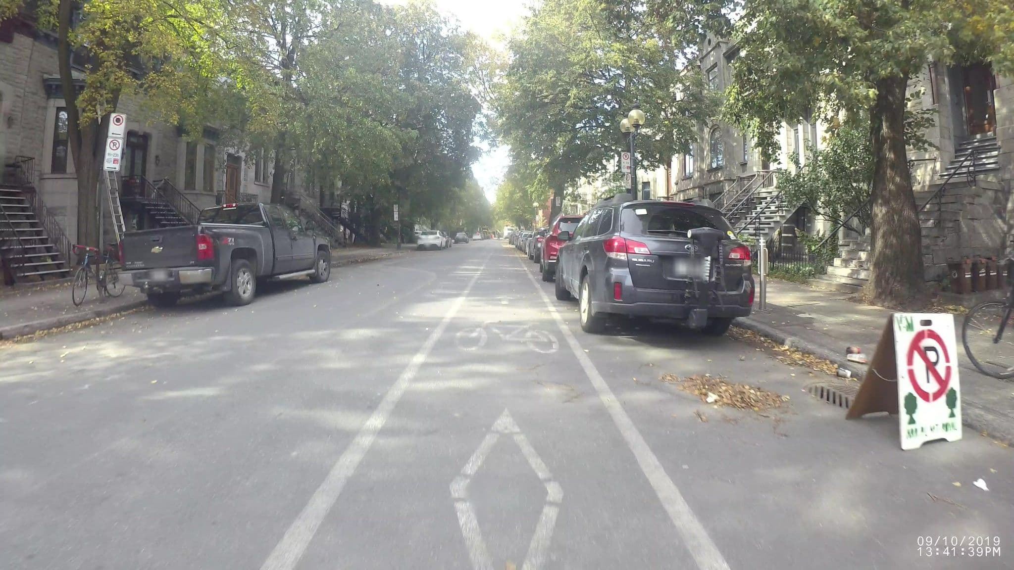 Street view near Gingerbread Manor B&B, Milton-Parc — © VdM (CC BY-SA · Mapillary)