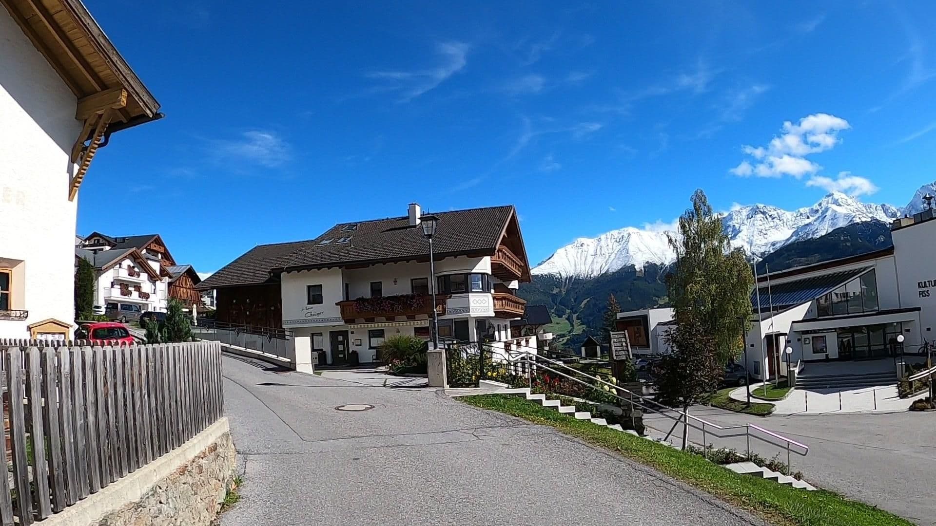 Street view near Pfandlerhof, Fiss