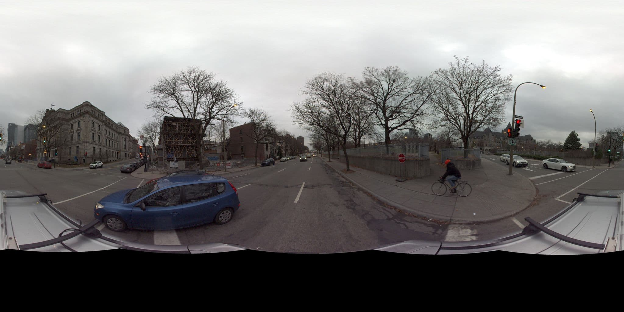 Street view near Hôtel Viger, Vieux-Montréal — © VdM (CC BY-SA · Mapillary)