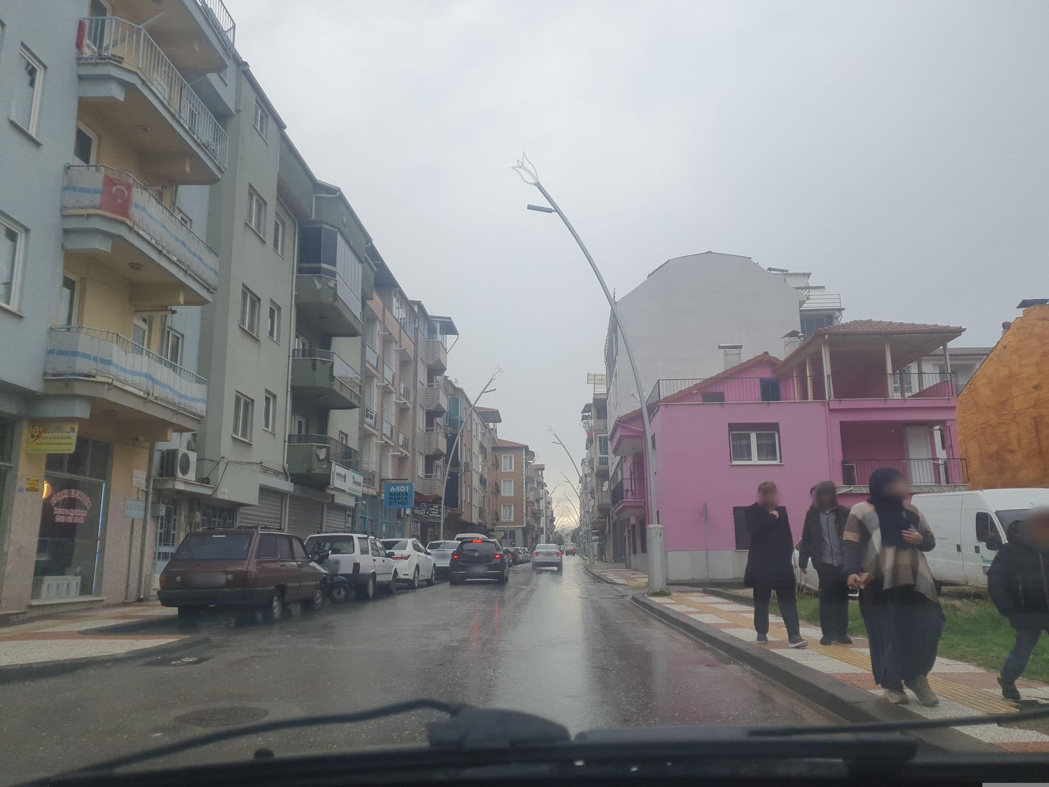 Street view near Deluxe Apart & Otel Konaklama Evi, Uşak — © VoSToK (CC BY-SA · Mapillary)