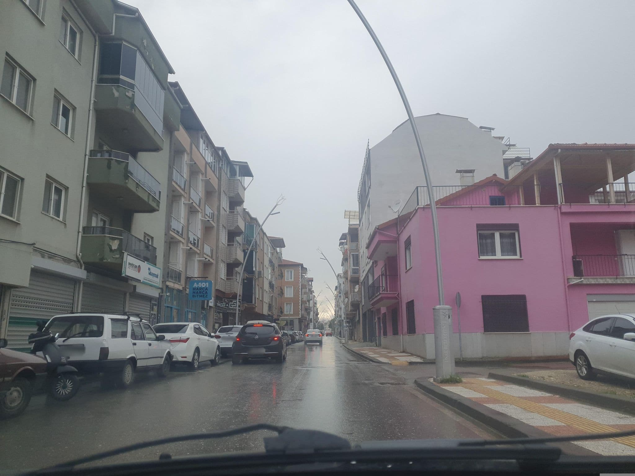 Street view near kilinç pansiyon, Uşak — © VoSToK (CC BY-SA · Mapillary)