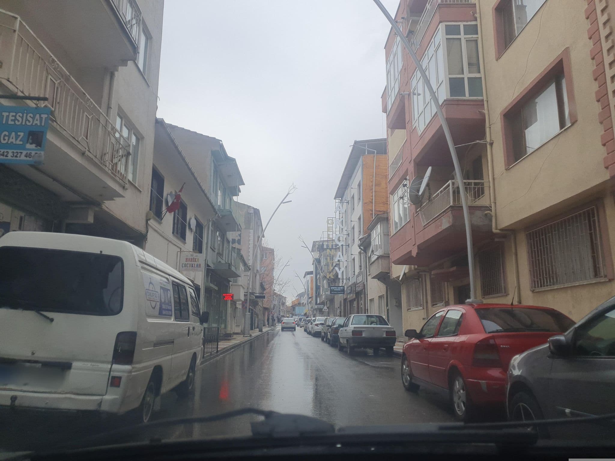 Street view near OZCAKA HOTEL RESORT&SPA, Uşak — © VoSToK (CC BY-SA · Mapillary)