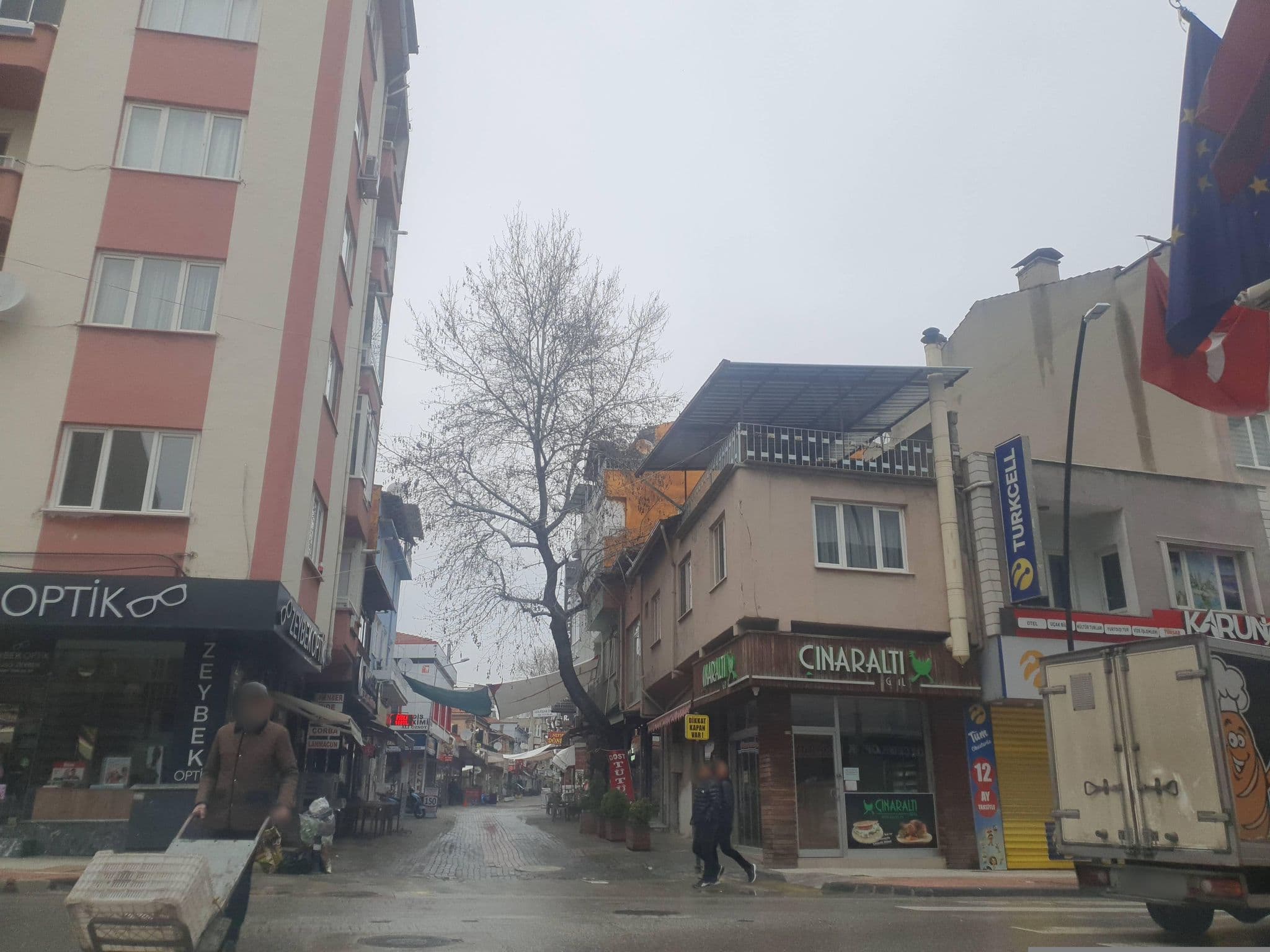 Street view near Yücell Hotel, Uşak — © VoSToK (CC BY-SA · Mapillary)