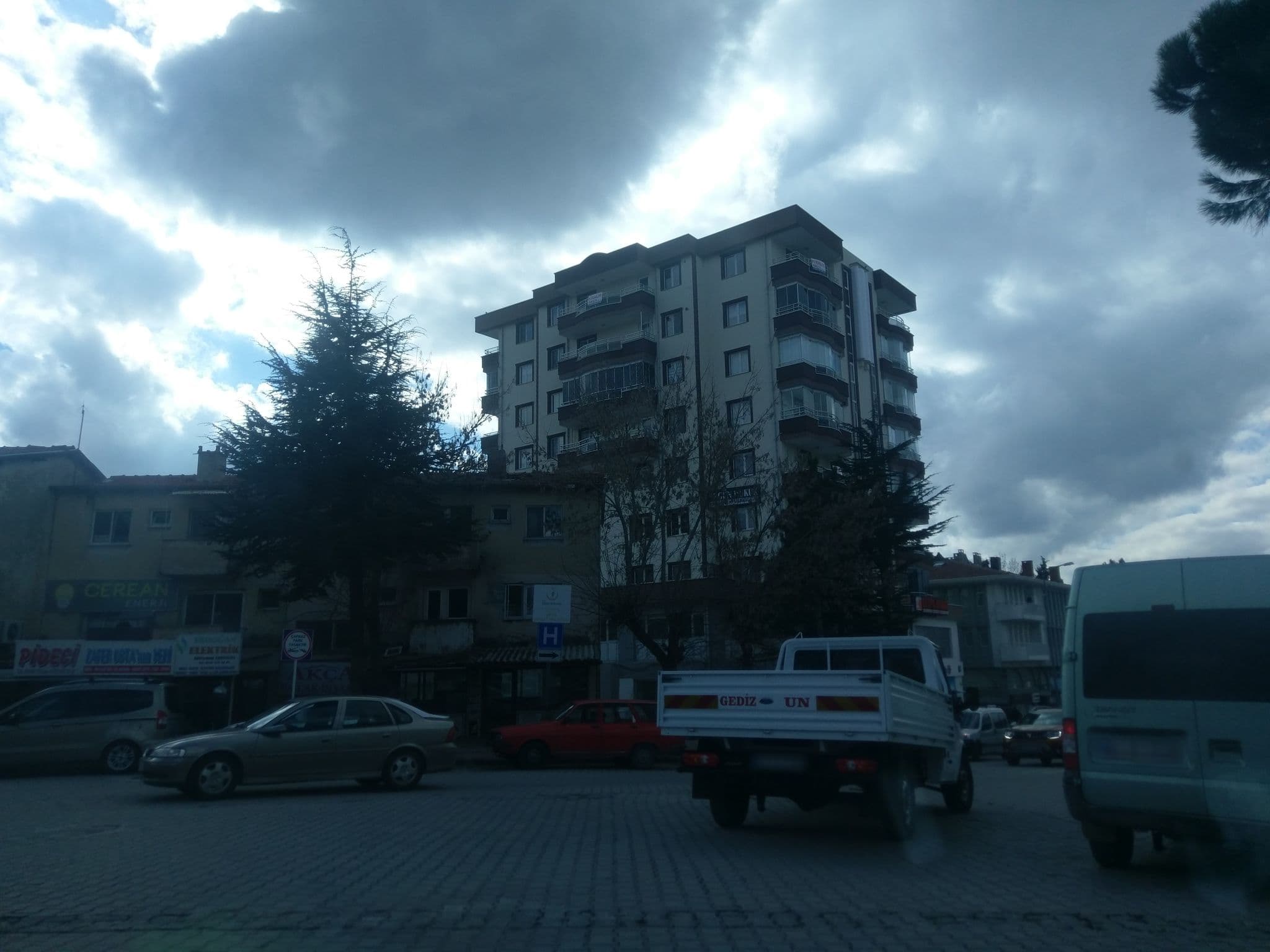 Street view near Otel Erdoğan, Gediz — © ozkanilyasaksu (CC BY-SA · Mapillary)