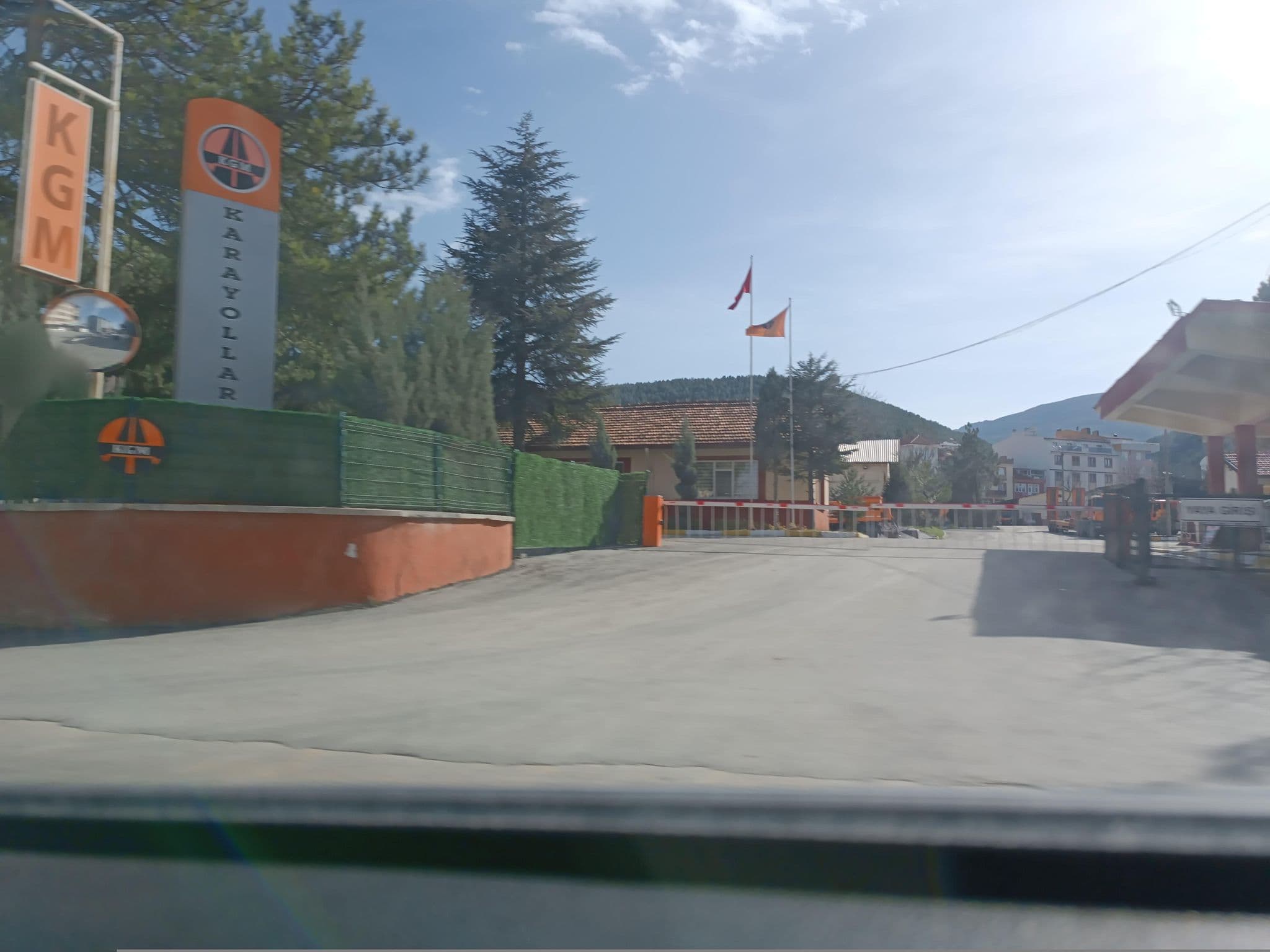 Street view near Karayolları Misafirhanesi, Kütahya — © ktahyam-Mapping (CC BY-SA · Mapillary)