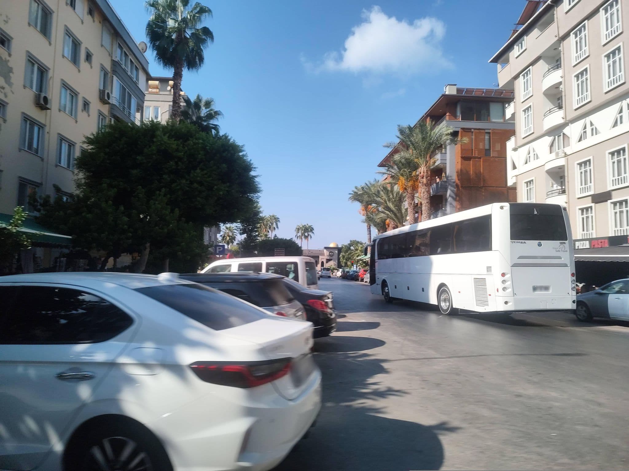 Street view near Kleopatra Gungor Hotel, Alanya — © ldenisn (CC BY-SA · Mapillary)
