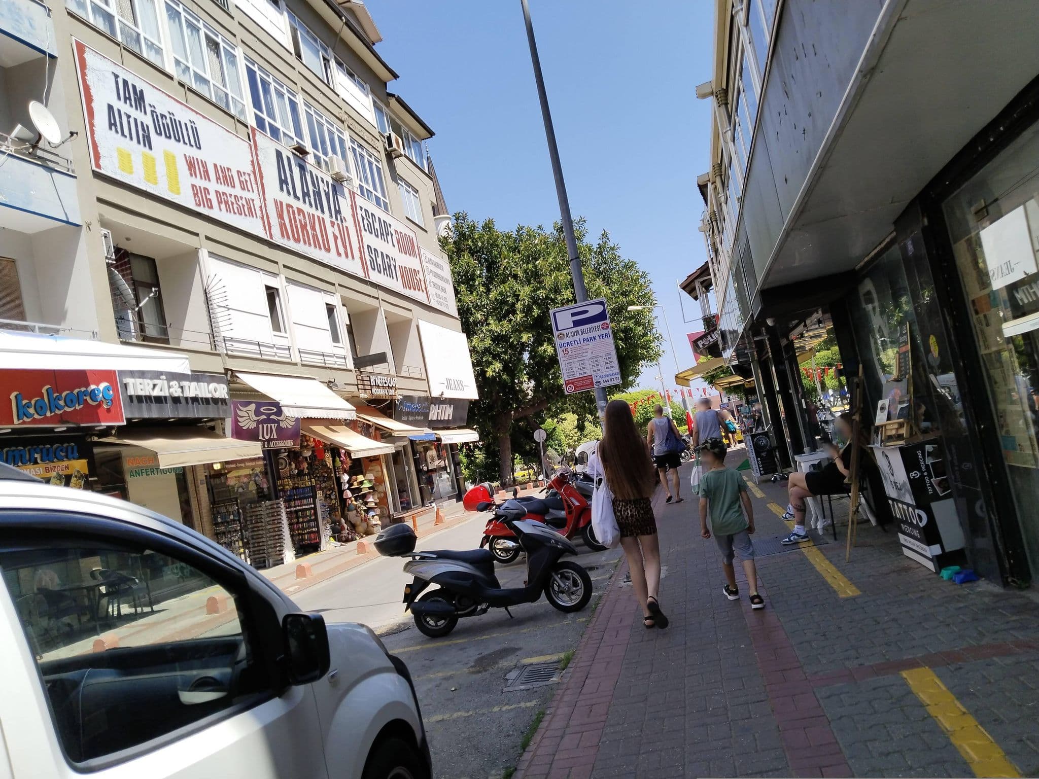 Street view near Park Alanya Hotel, Alanya — © Yurikson (CC BY-SA · Mapillary)