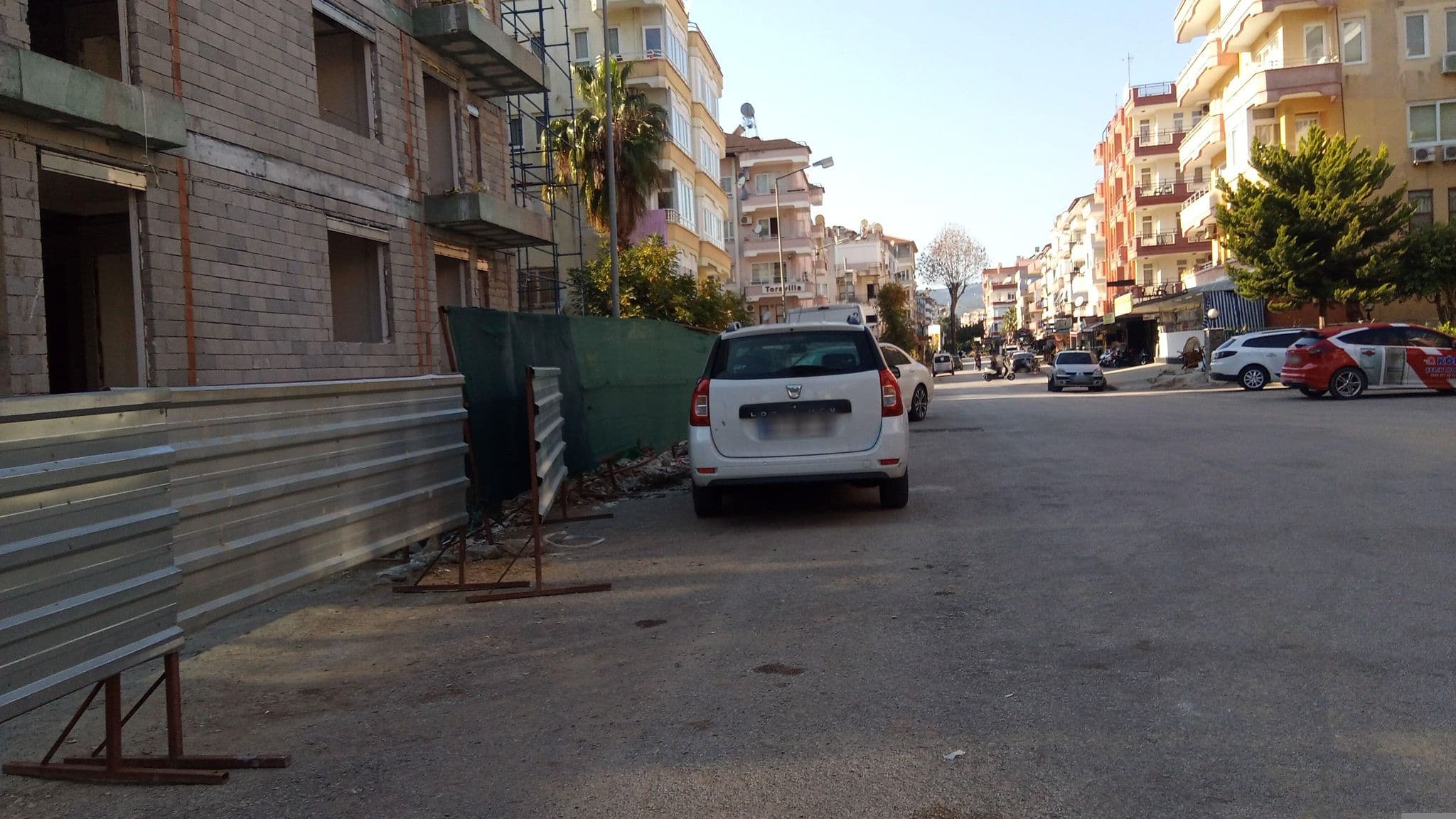 Street view near Şato Dö La Cimi, Alanya — © shoorick (CC BY-SA · Mapillary)