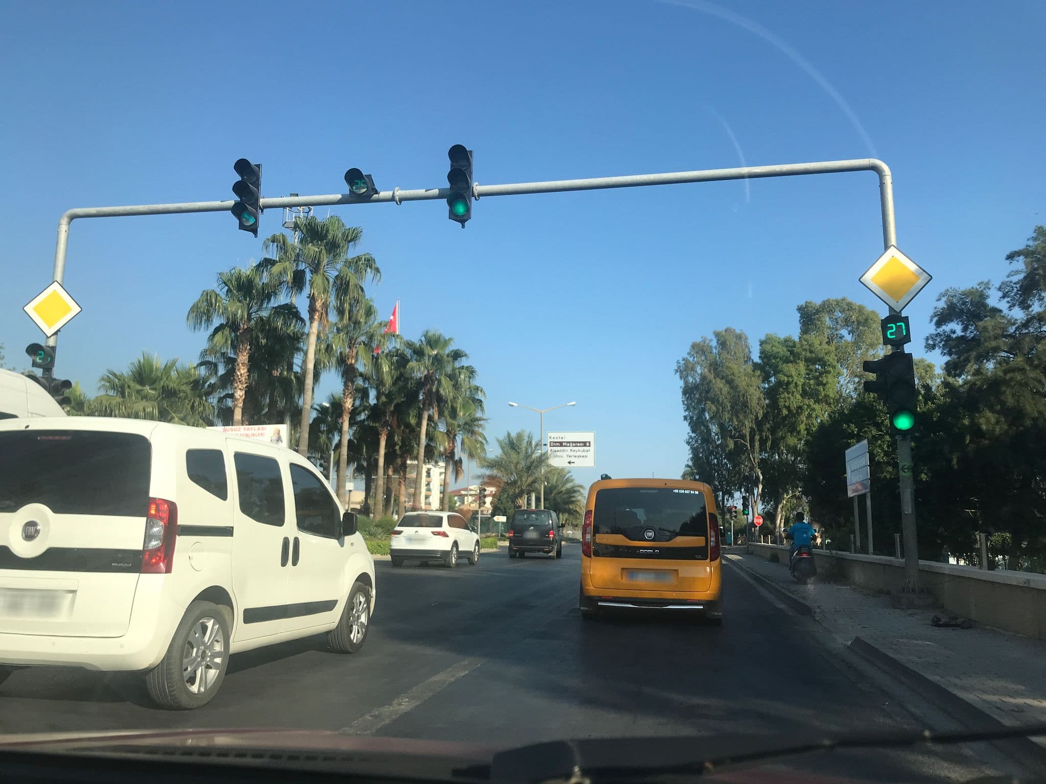 Street view near Sunset Beach Resort, Tosmur — © alpzsarac (CC BY-SA · Mapillary)