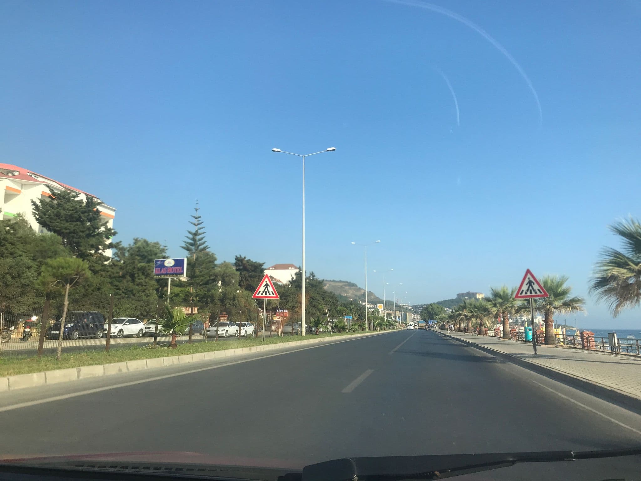 Street view near Mahmutlar portoazzuro otel, Kargıcak — © alpzsarac (CC BY-SA · Mapillary)