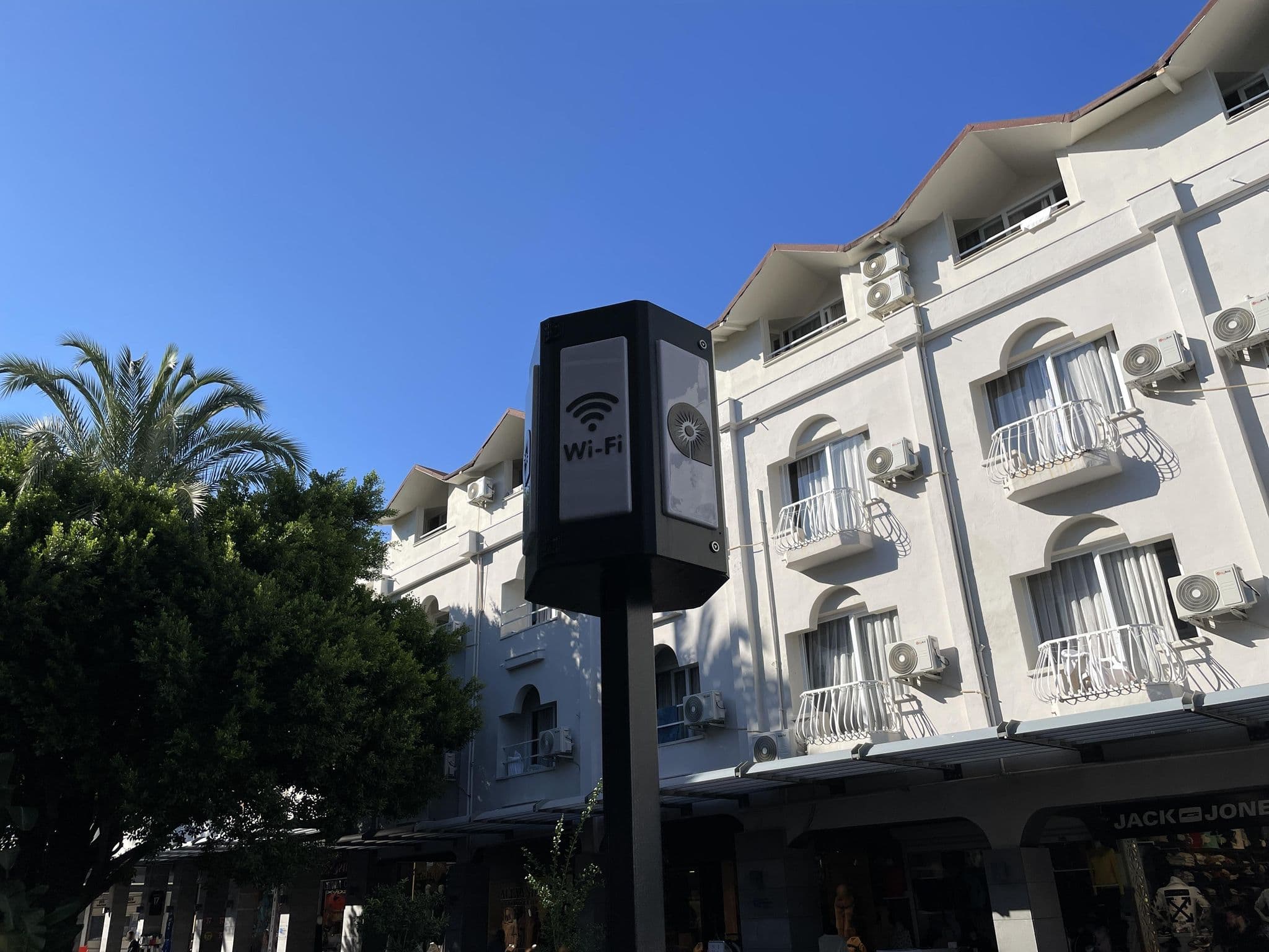 Street view near Konar Otel, Kemer — © batyrmastyr (CC BY-SA · Mapillary)