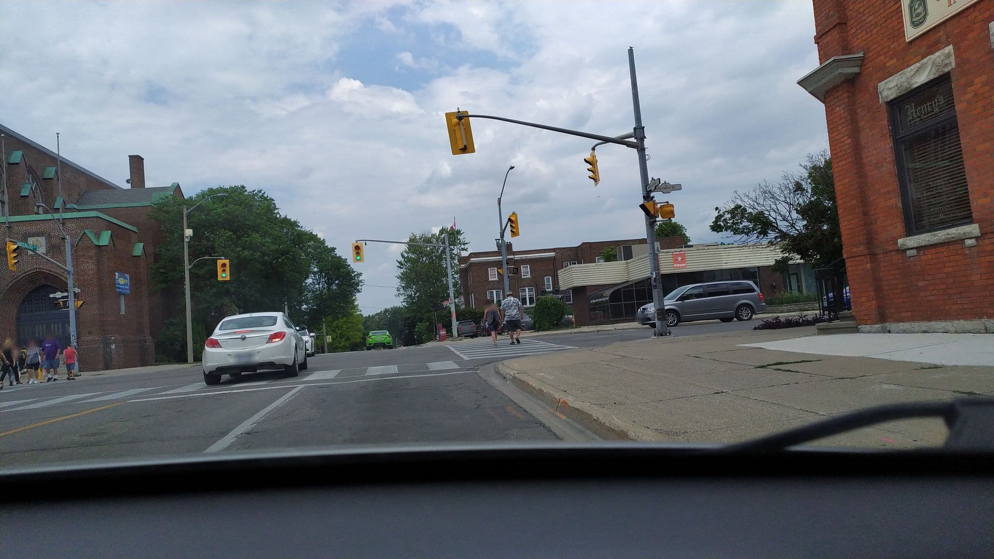 Street view near The Queen’s Cue, Stratford, A Tribute Portfolio Hotel, Stratford — © sun00 (CC BY-SA · Mapillary)
