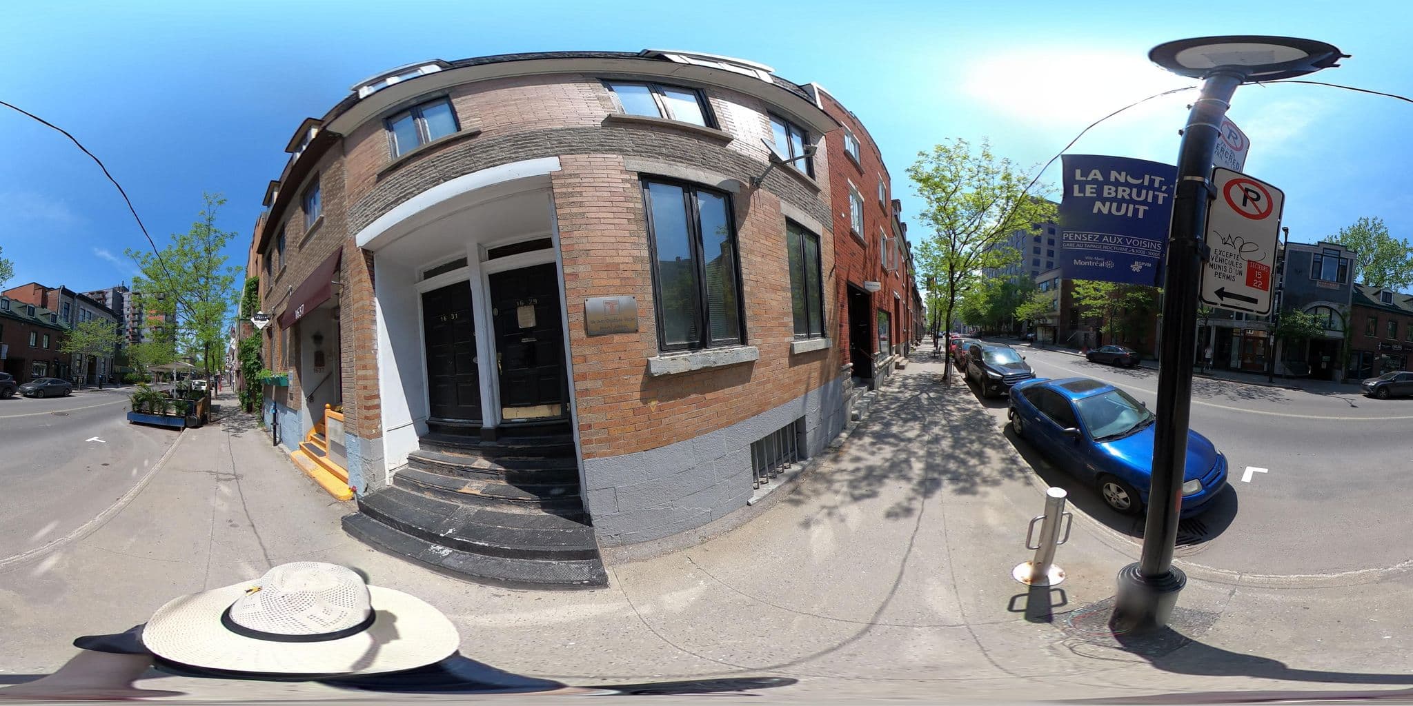 Street view near Amherst deluxe 2, Milton-Parc — © une_abeille (CC BY-SA · Mapillary)