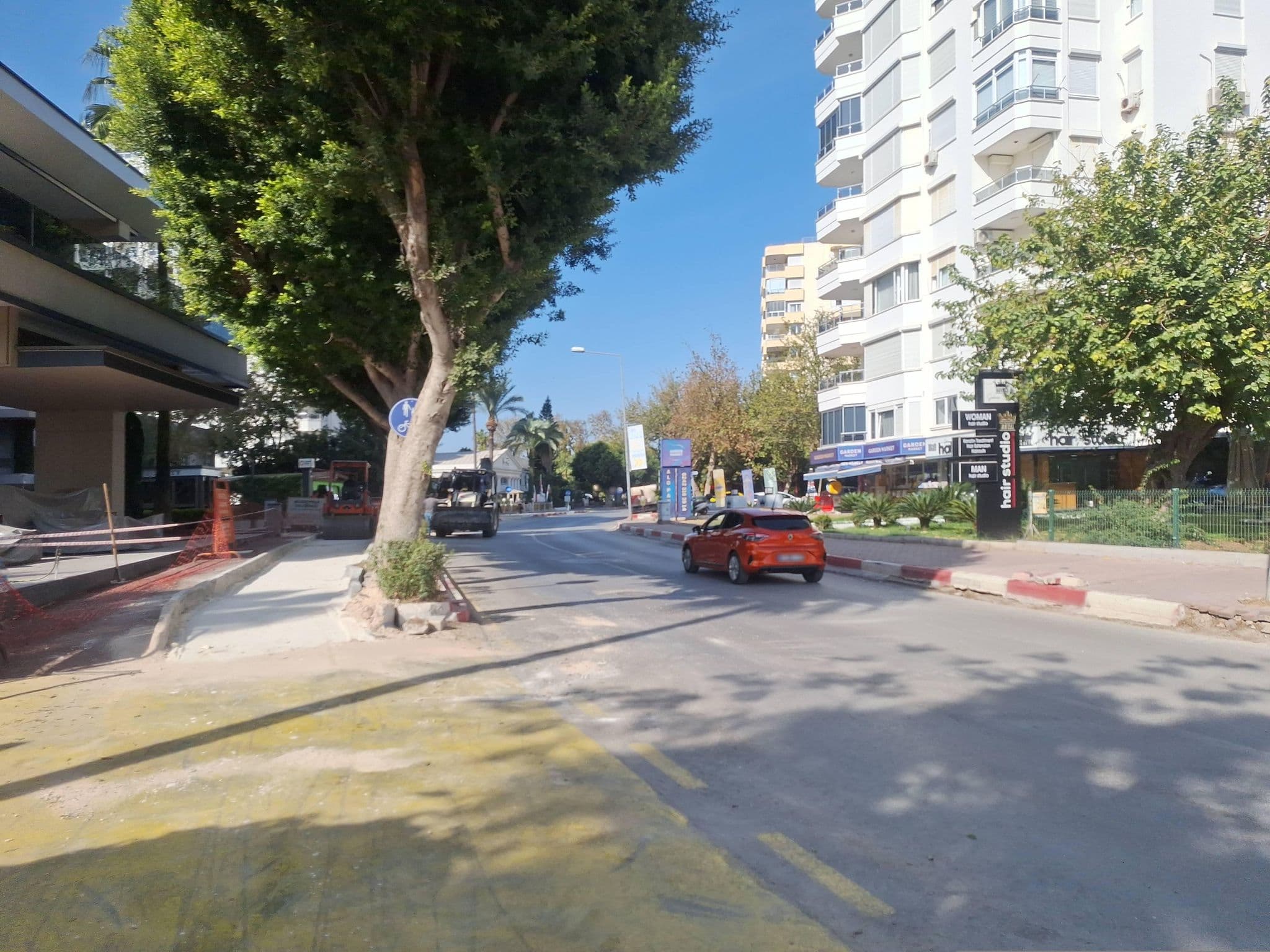 Street view near Workout Room Oz Hotels, Muratpaşa — © Guria (CC BY-SA · Mapillary)