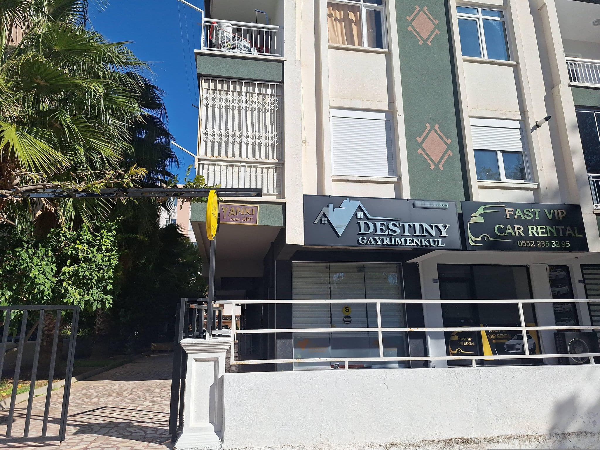 Street view near Queen's Park Tatil Köyü, Muratpaşa — © Guria (CC BY-SA · Mapillary)