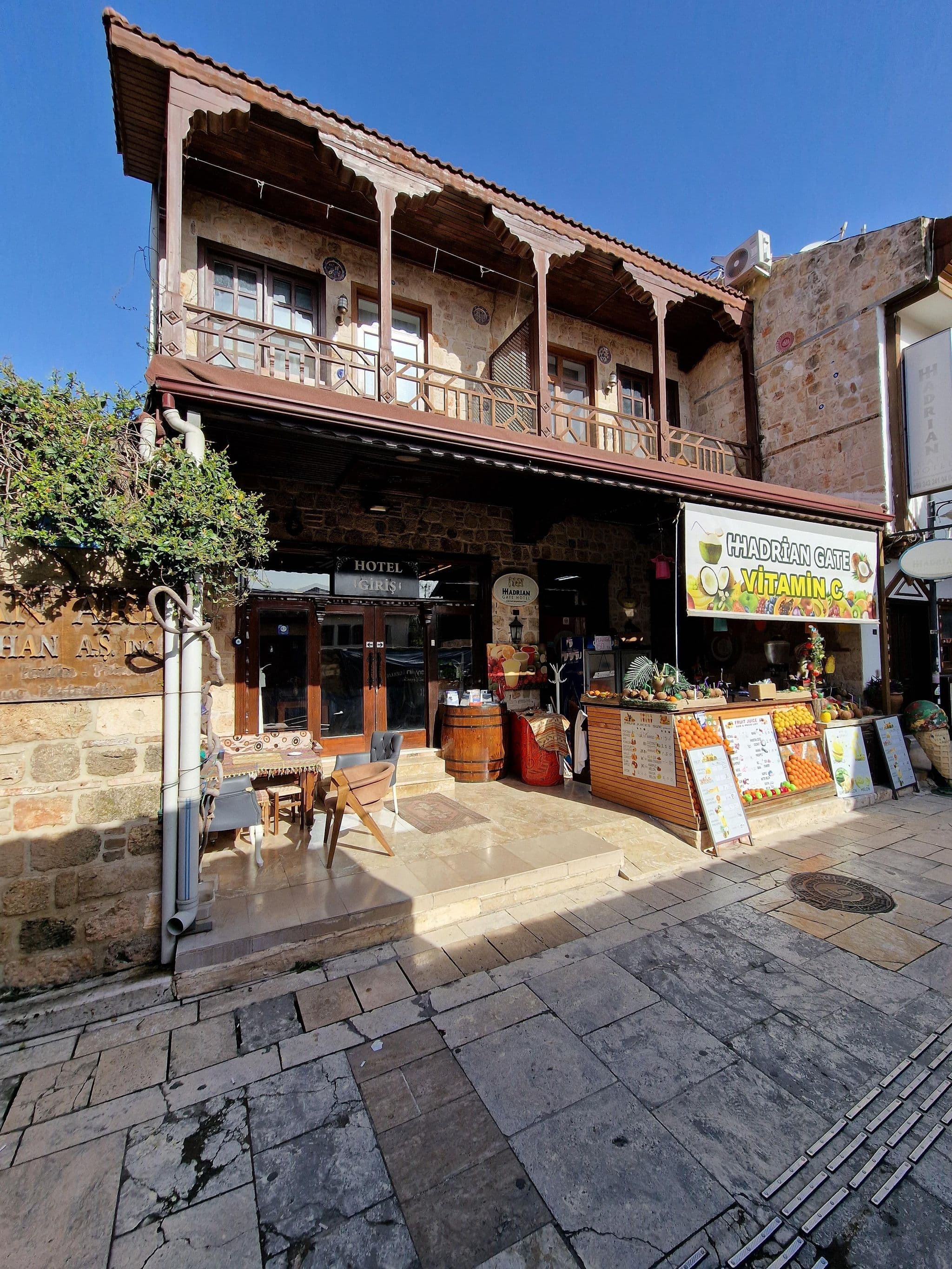 Street view near özkavak pansiyon, Antalya — © km2bp (CC BY-SA · Mapillary)