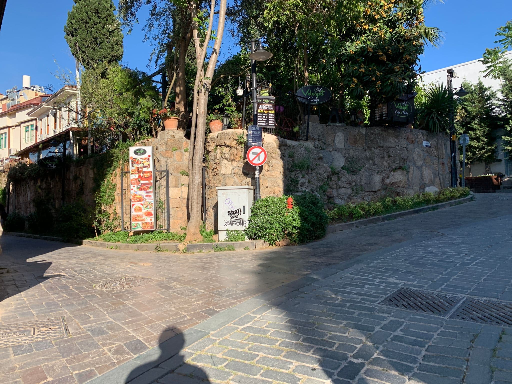 Street view near Frankfurt Otel, Antalya — © empty (CC BY-SA · Mapillary)